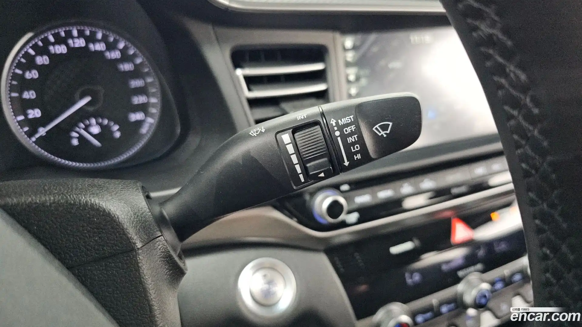 AVANTE Hyundai 2018.9-OPTION-020