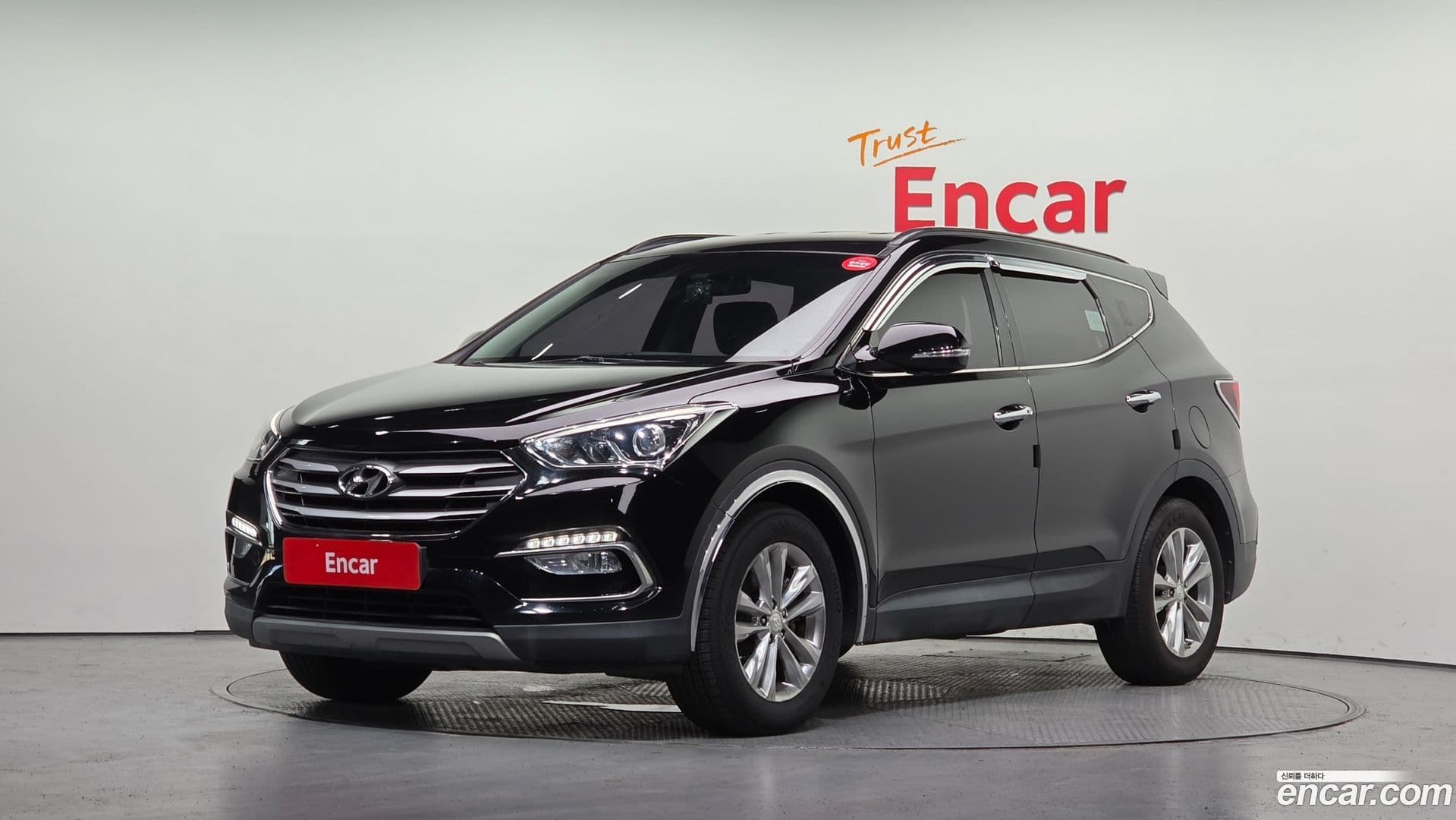 Main__Slider__Photo:Santafe Hyundai 2016.3-0