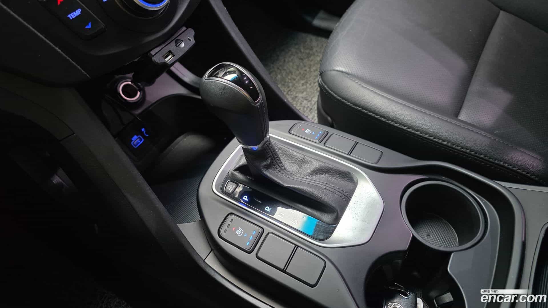 Santafe Hyundai 2016.3-INNER-009