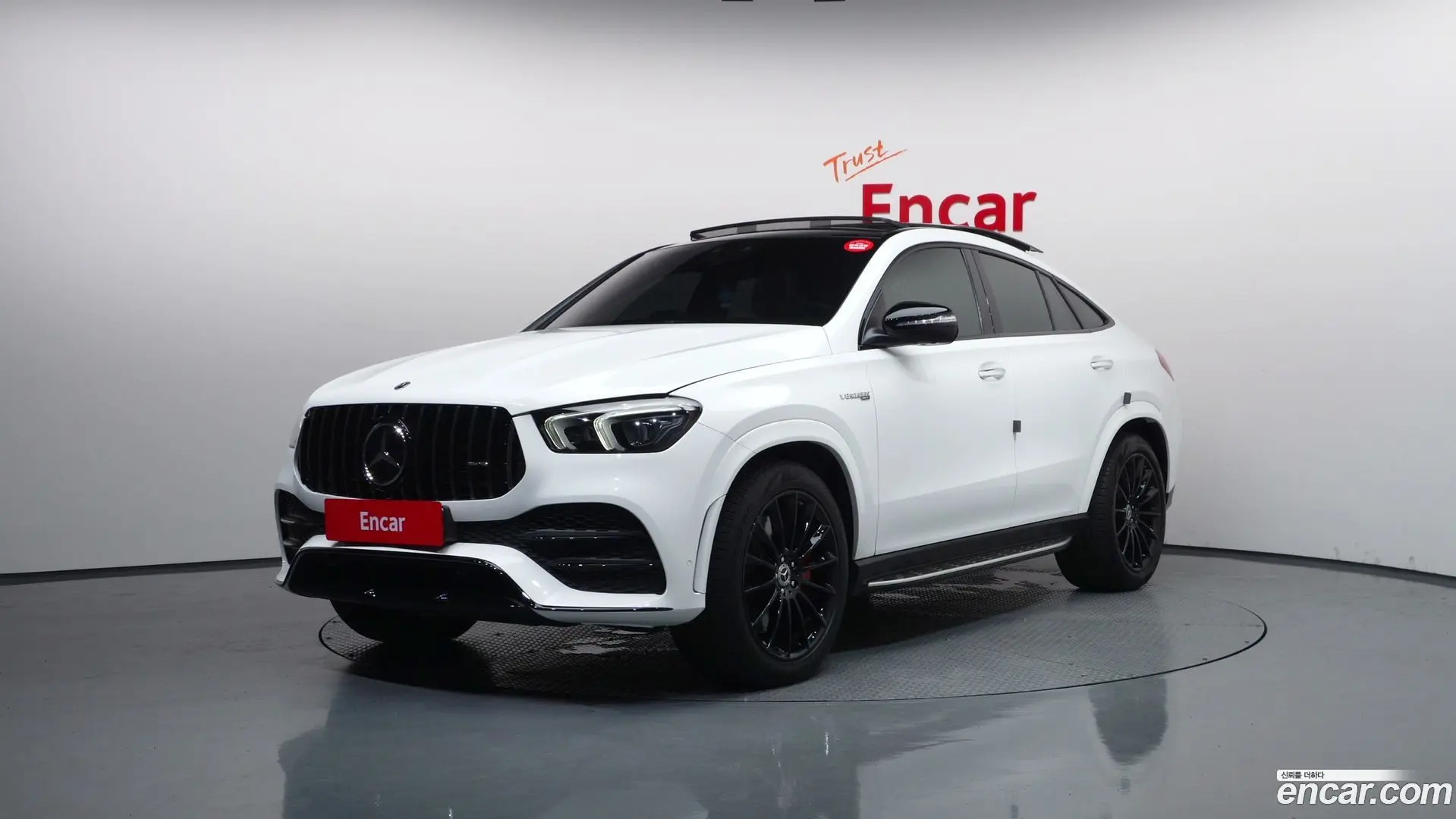 Main__Slider__Photo:GLE-Class Mercedes-Benz 2022.10-0