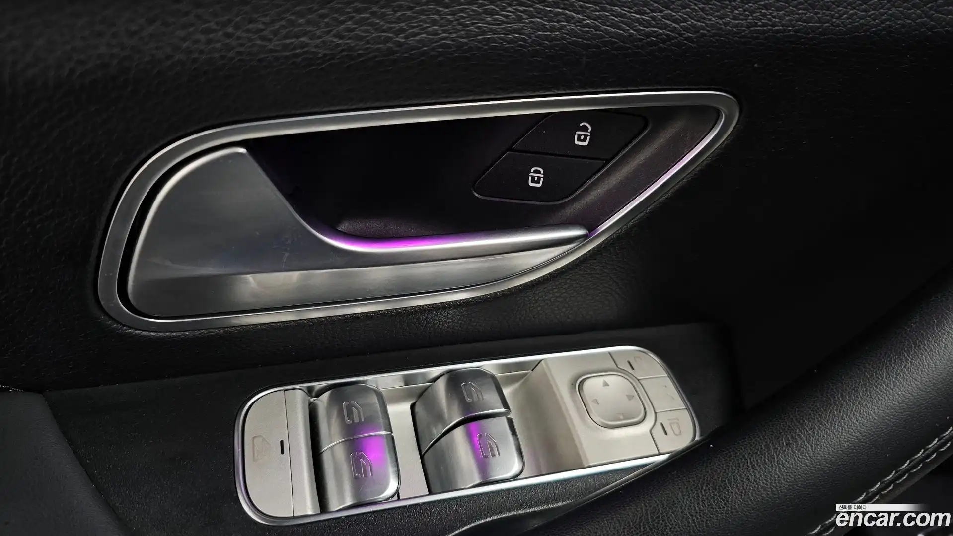 GLE-Class Mercedes-Benz 2022.10-OPTION-052