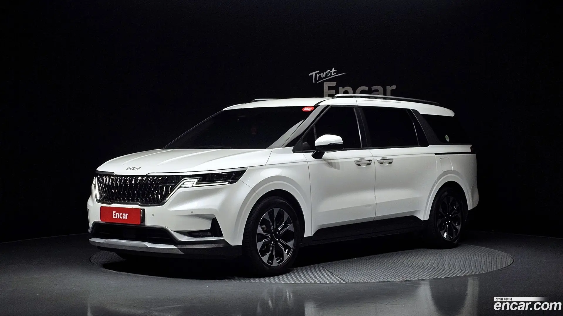 Main__Slider__Photo:Canival Kia 2023.4-0
