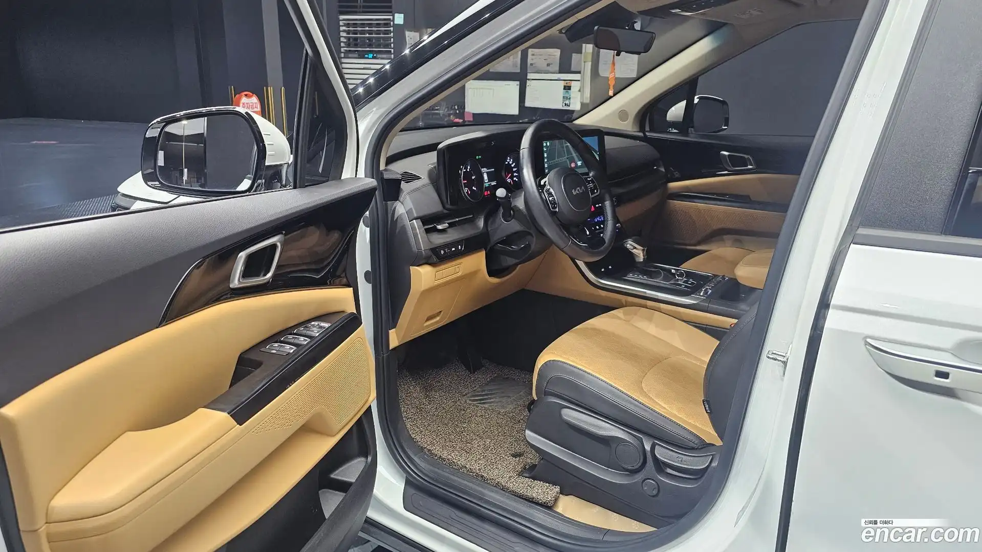 Canival Kia 2023.4-INNER-010