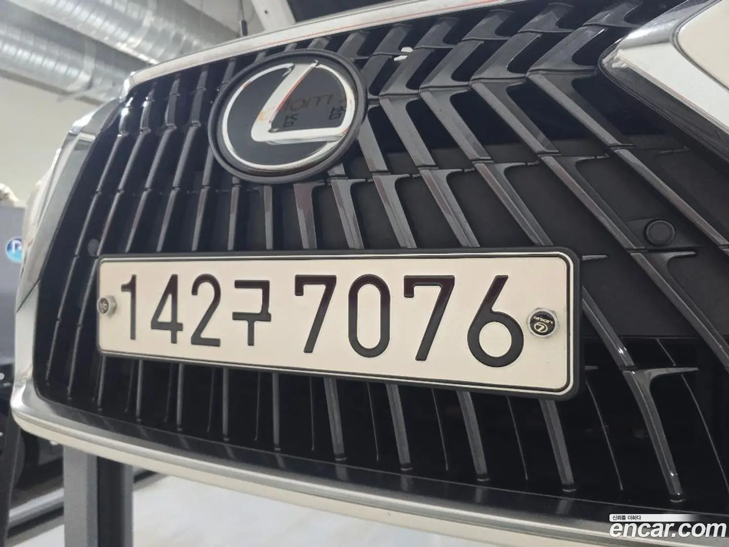 Main__Slider__Photo:ES Lexus 2023.2-0