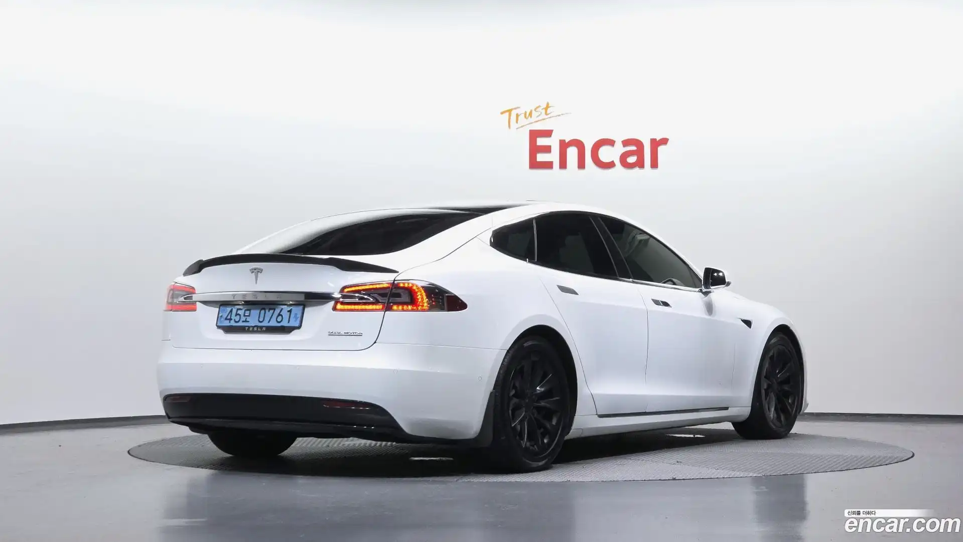 Model S Tesla 2020.10-OUTER-002