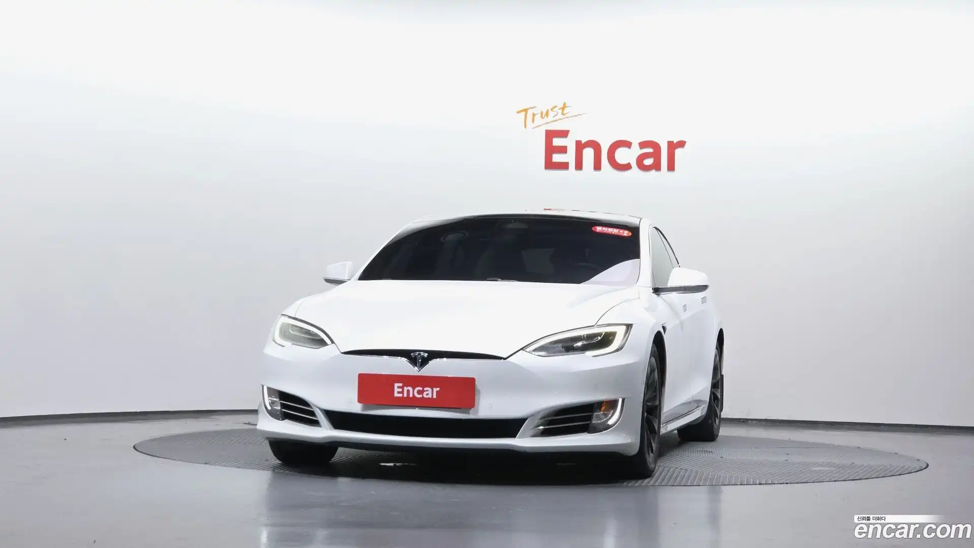 Model S Tesla 2020.10-OUTER-003