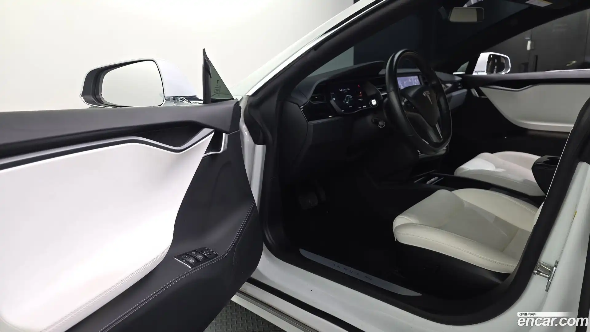 Model S Tesla 2020.10-INNER-010