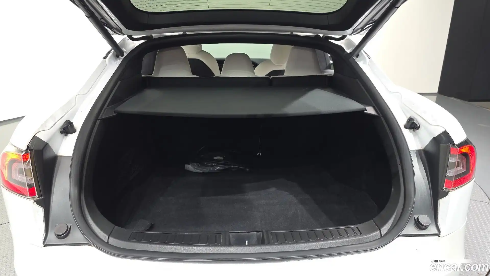 Model S Tesla 2020.10-OPTION-024