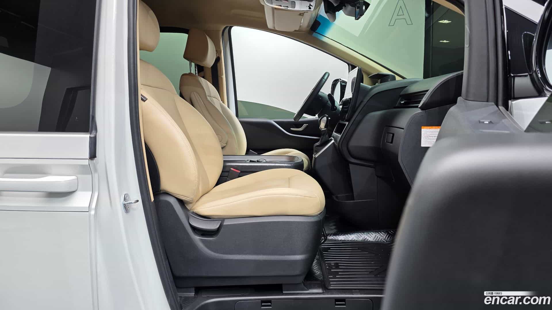 Staria Hyundai 2024.10-INNER-036