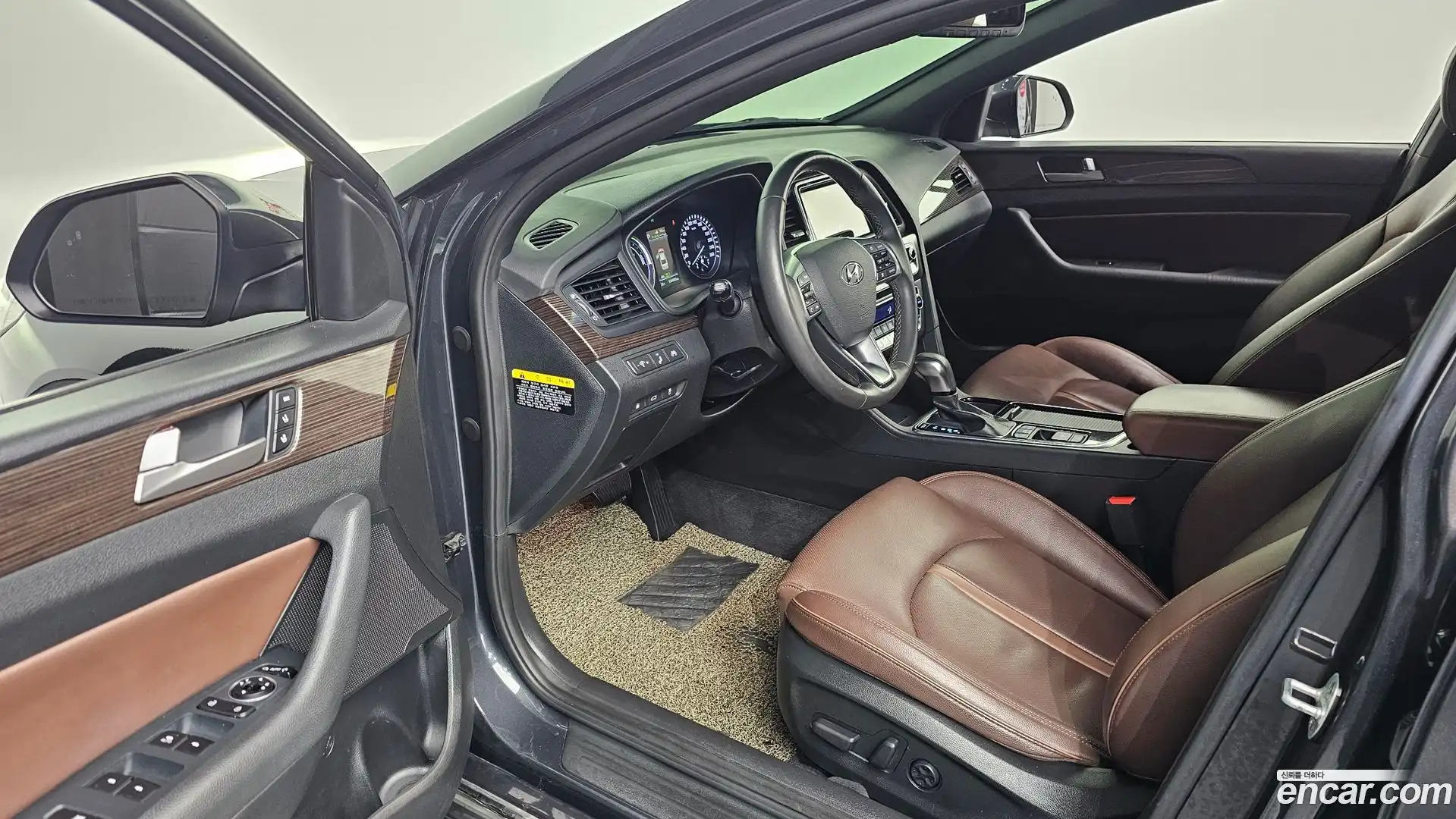 Sonata Hyundai 2018.2-INNER-010