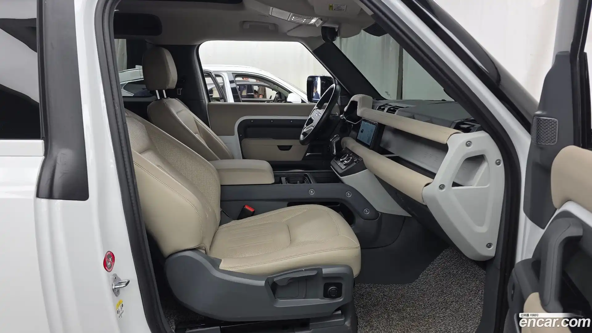 Defender Land Rover 2021.9-OPTION-016