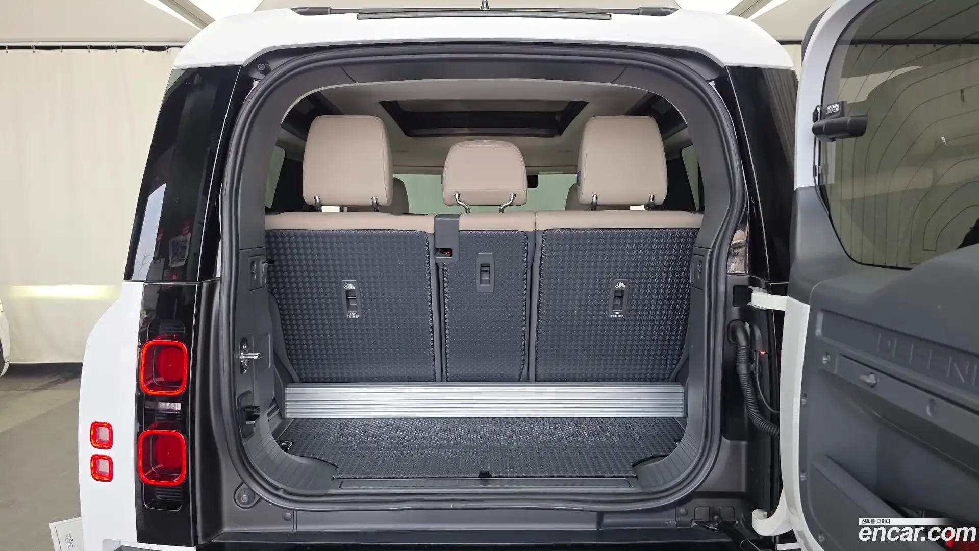 Defender Land Rover 2021.9-OPTION-024