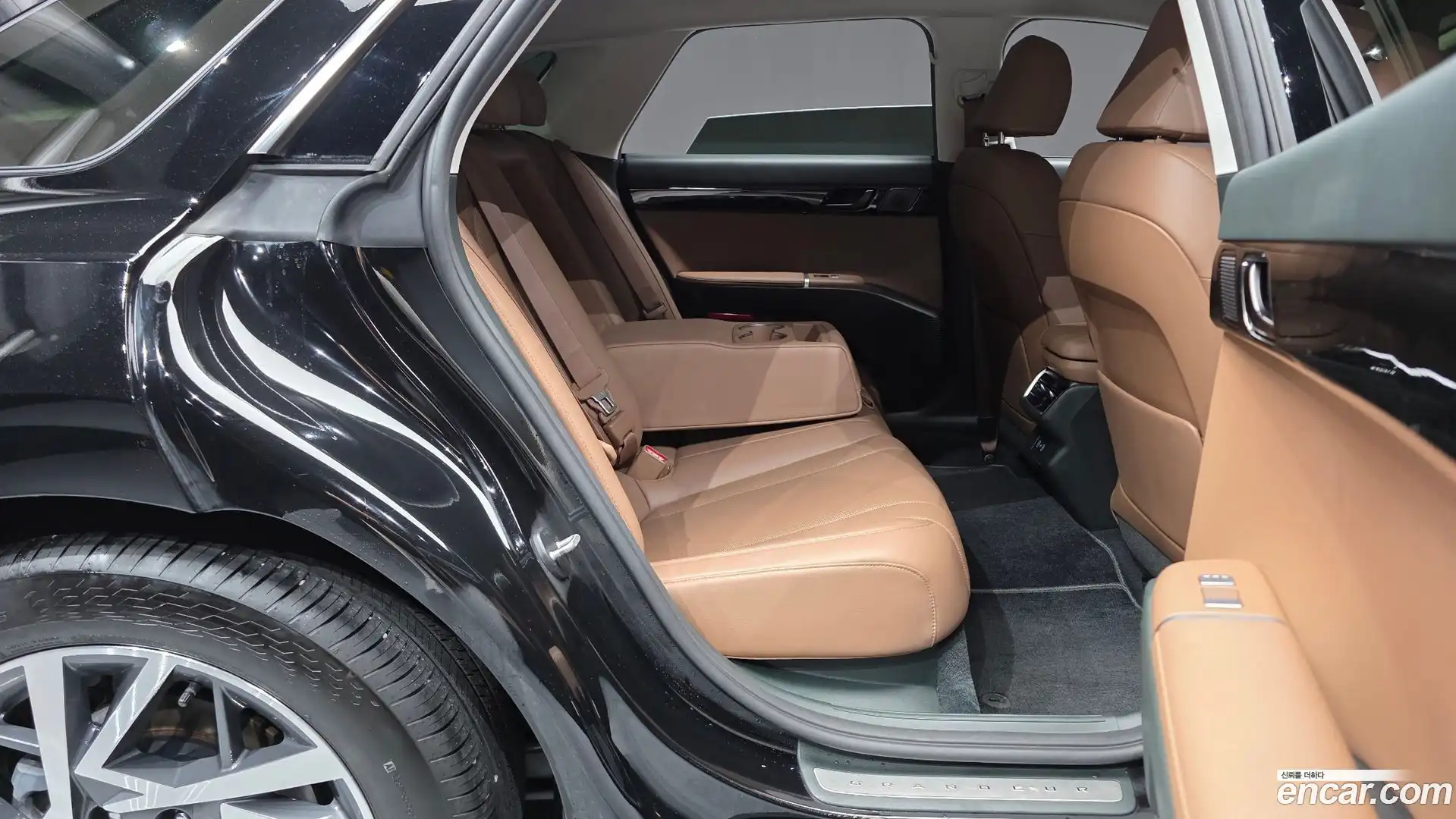 Grandeur Hyundai 2023.6-OPTION-016