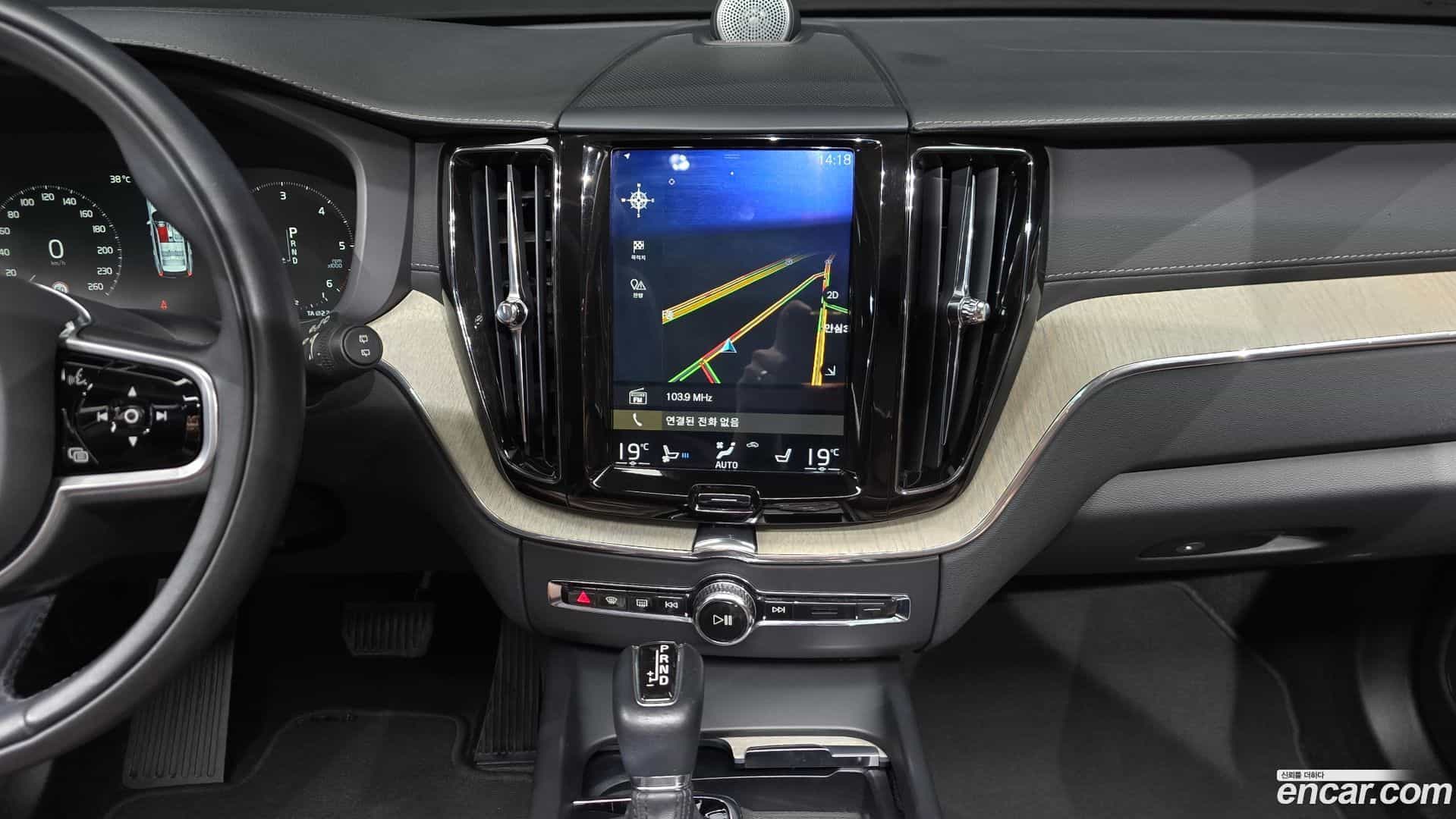 XC60 Volvo 2019.5-OPTION-017