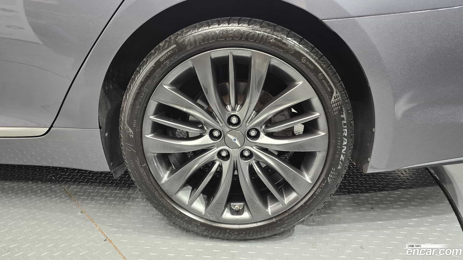 Genesis Hyundai 2016.2-OUTER-031