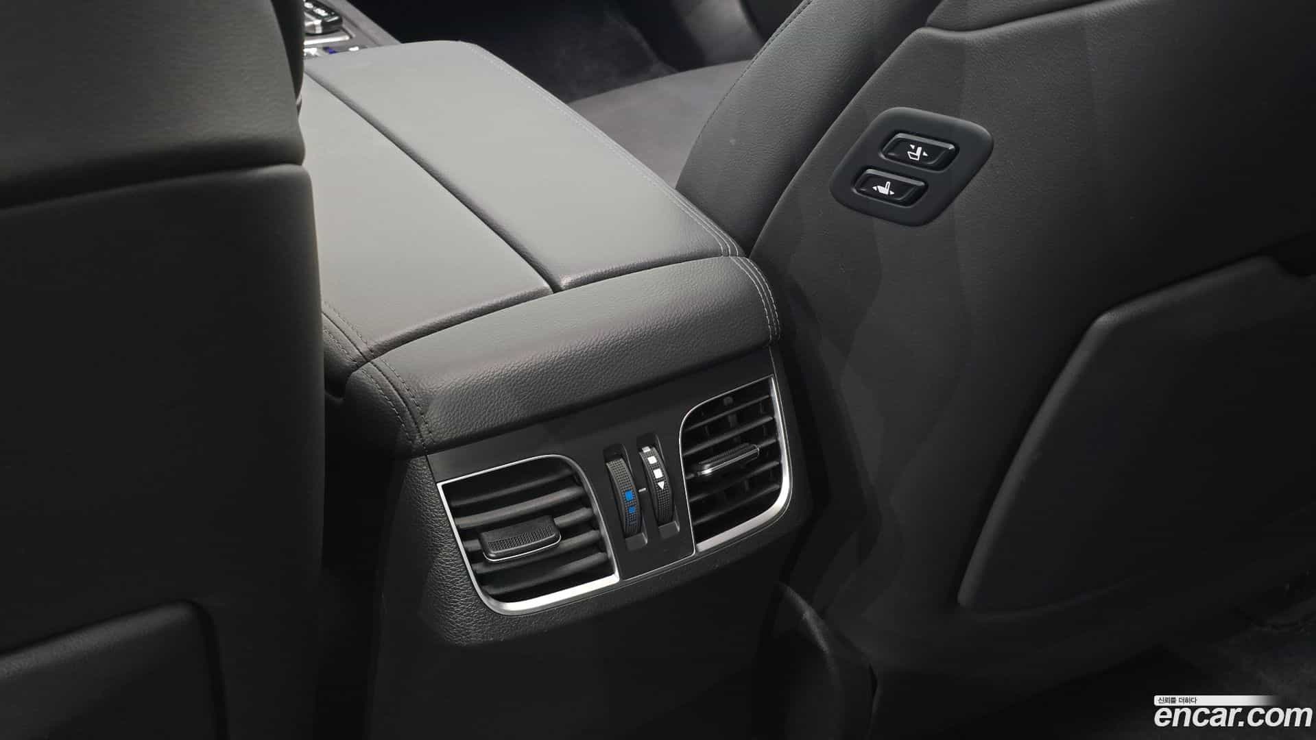 Genesis Hyundai 2016.2-OPTION-041