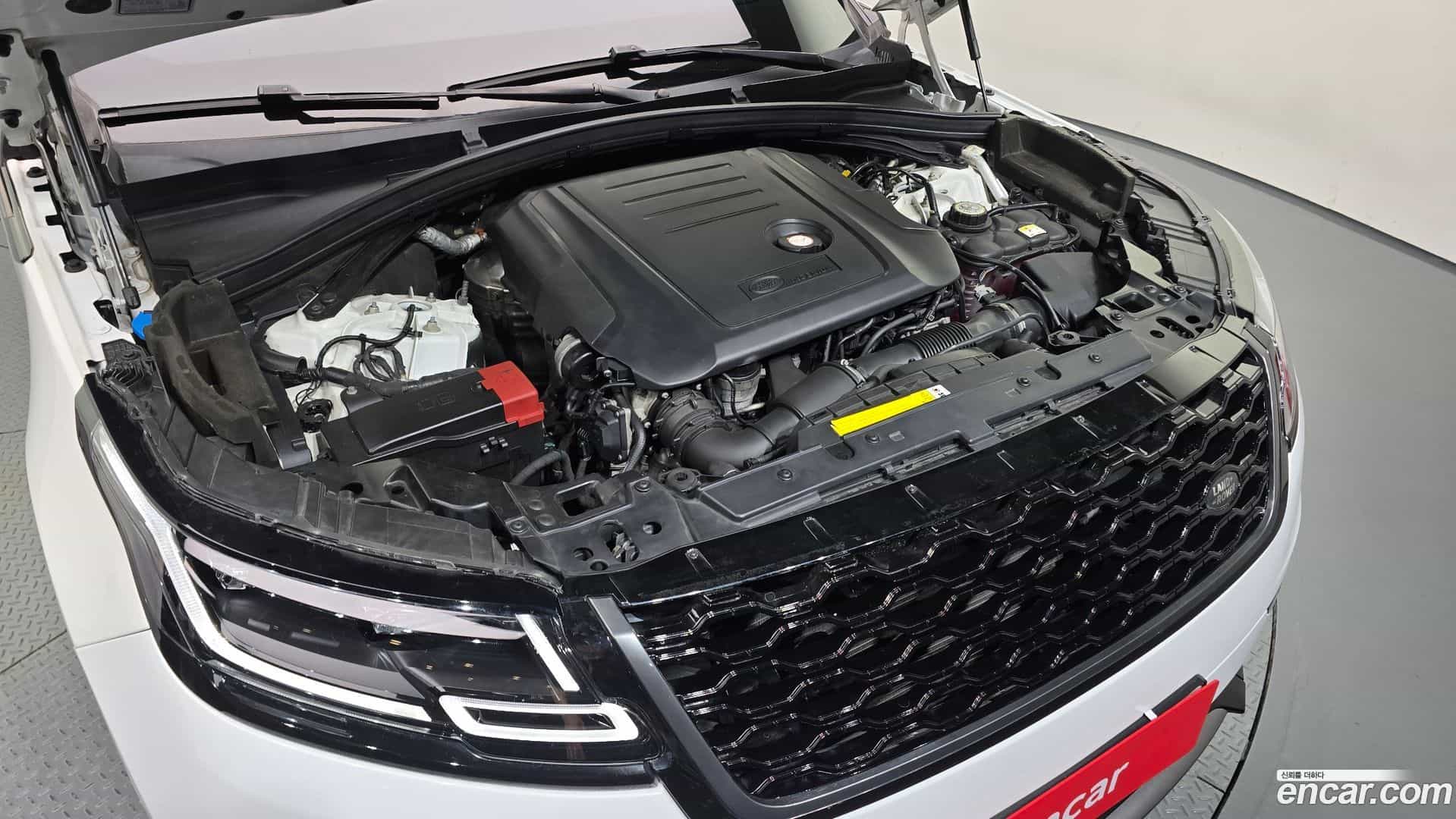 Range Rover Velar Land Rover 2017.9-OUTER-006