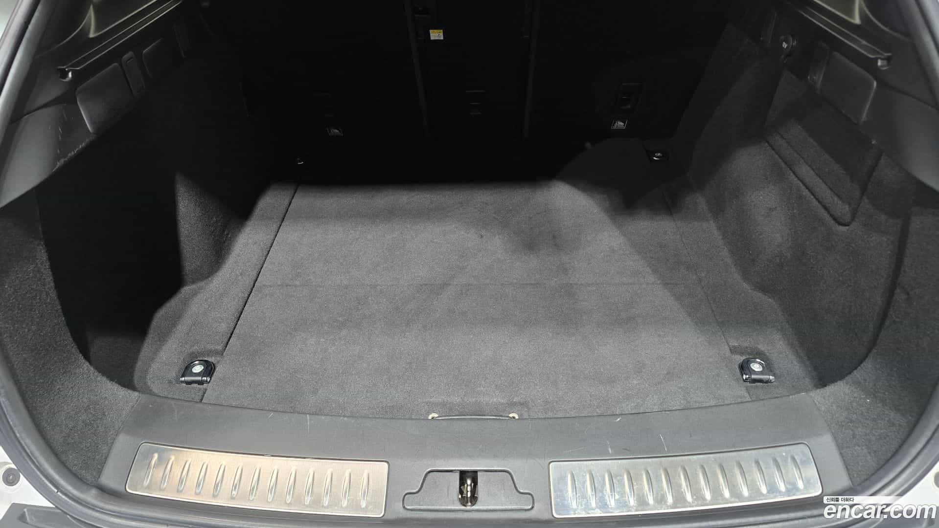 Range Rover Velar Land Rover 2017.9-OPTION-024