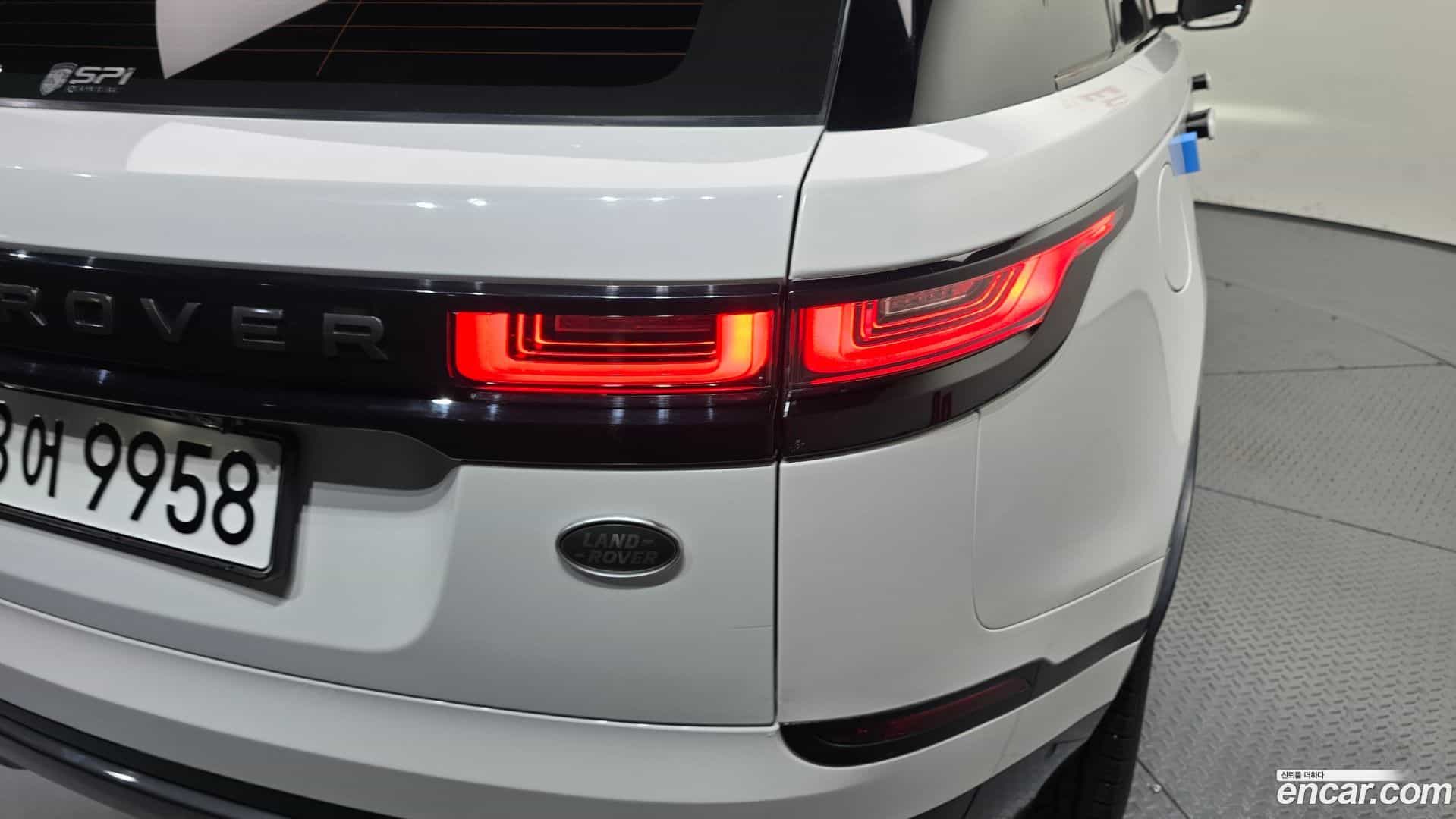 Range Rover Velar Land Rover 2017.9-OUTER-033
