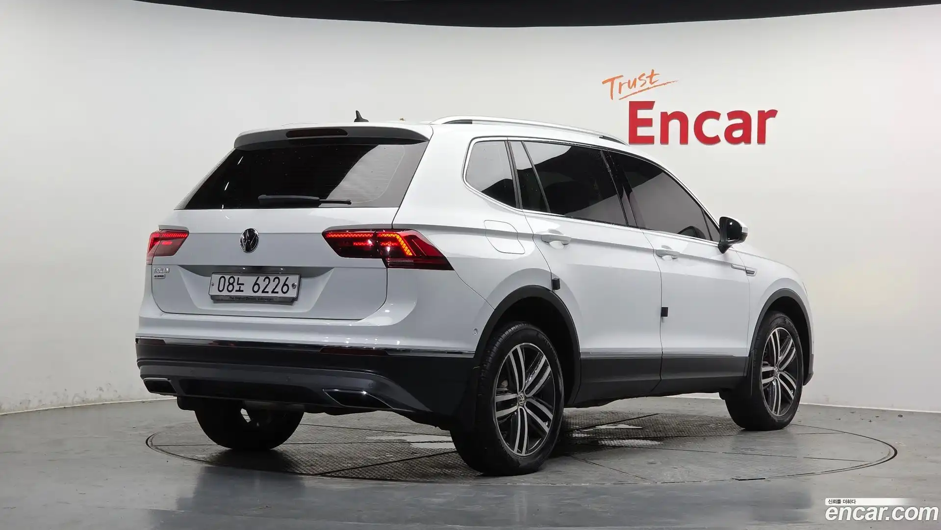 Tiguan Volkswagen 2018.8-OUTER-002