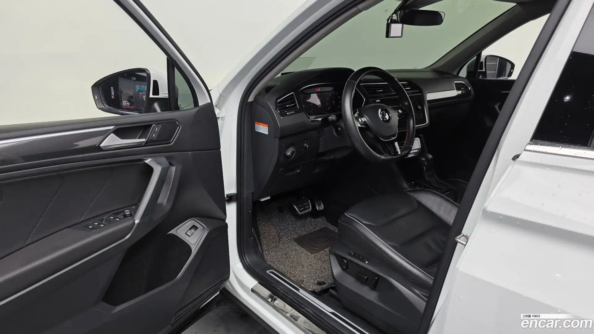 Tiguan Volkswagen 2018.8-INNER-010