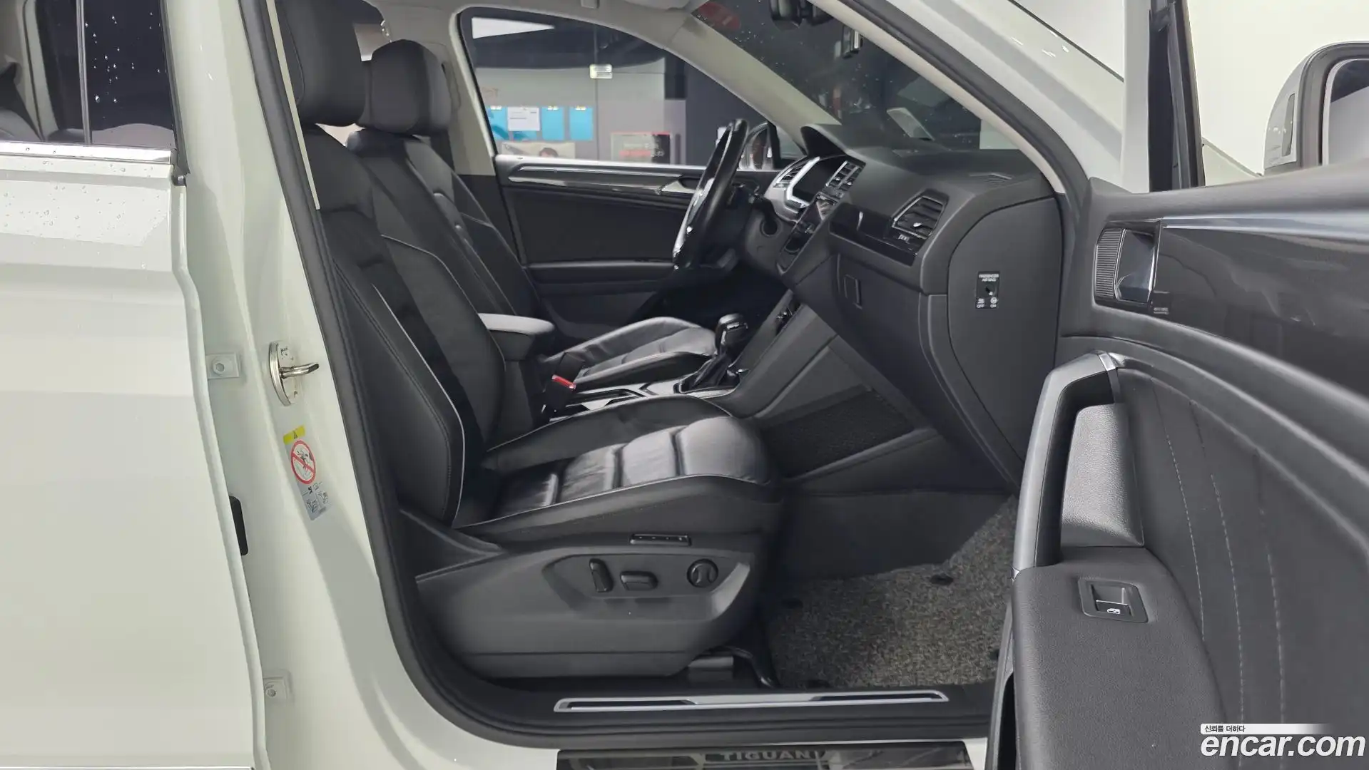 Tiguan Volkswagen 2018.8-OPTION-015