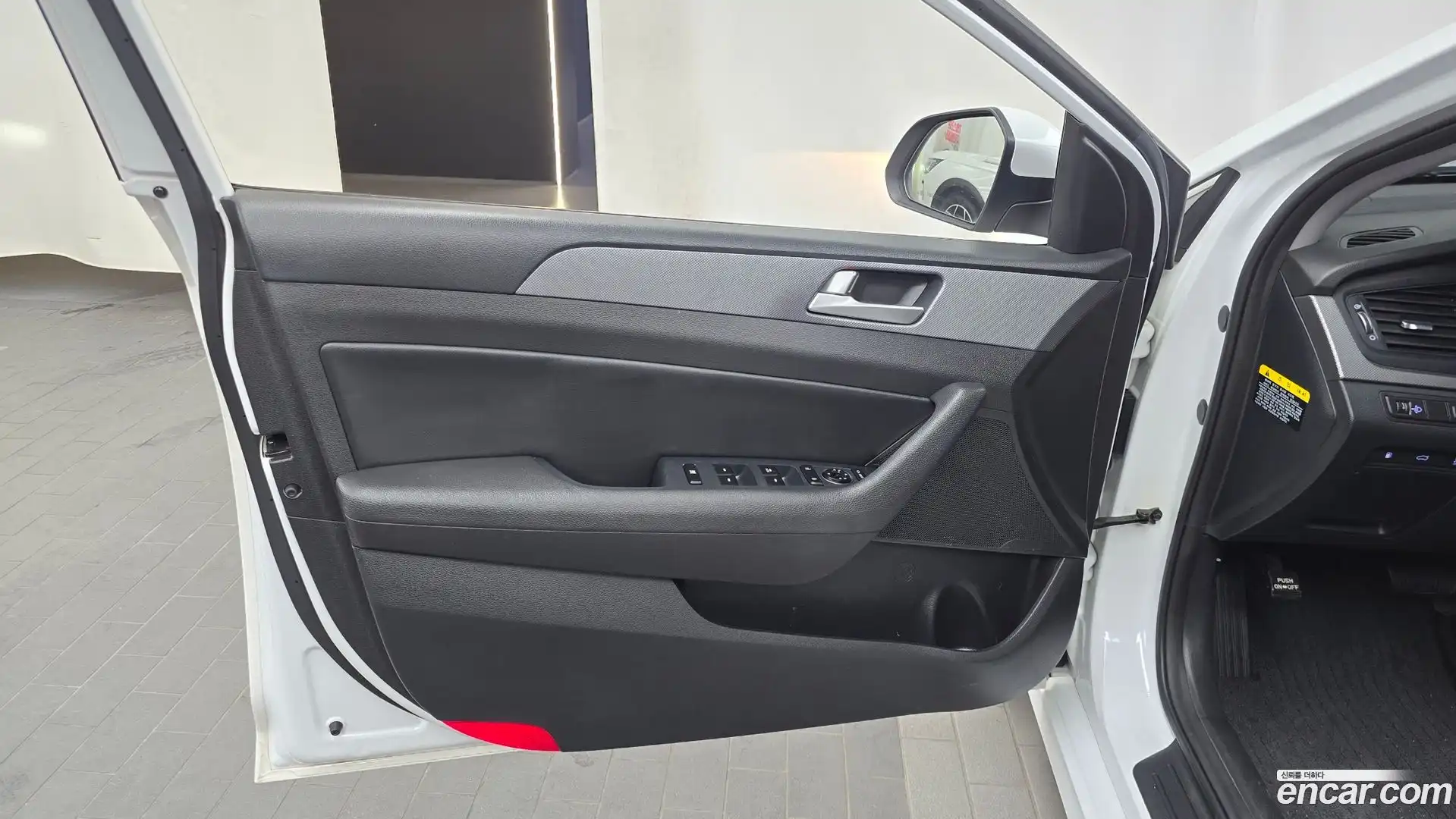 Sonata Hyundai 2018.2-INNER-034