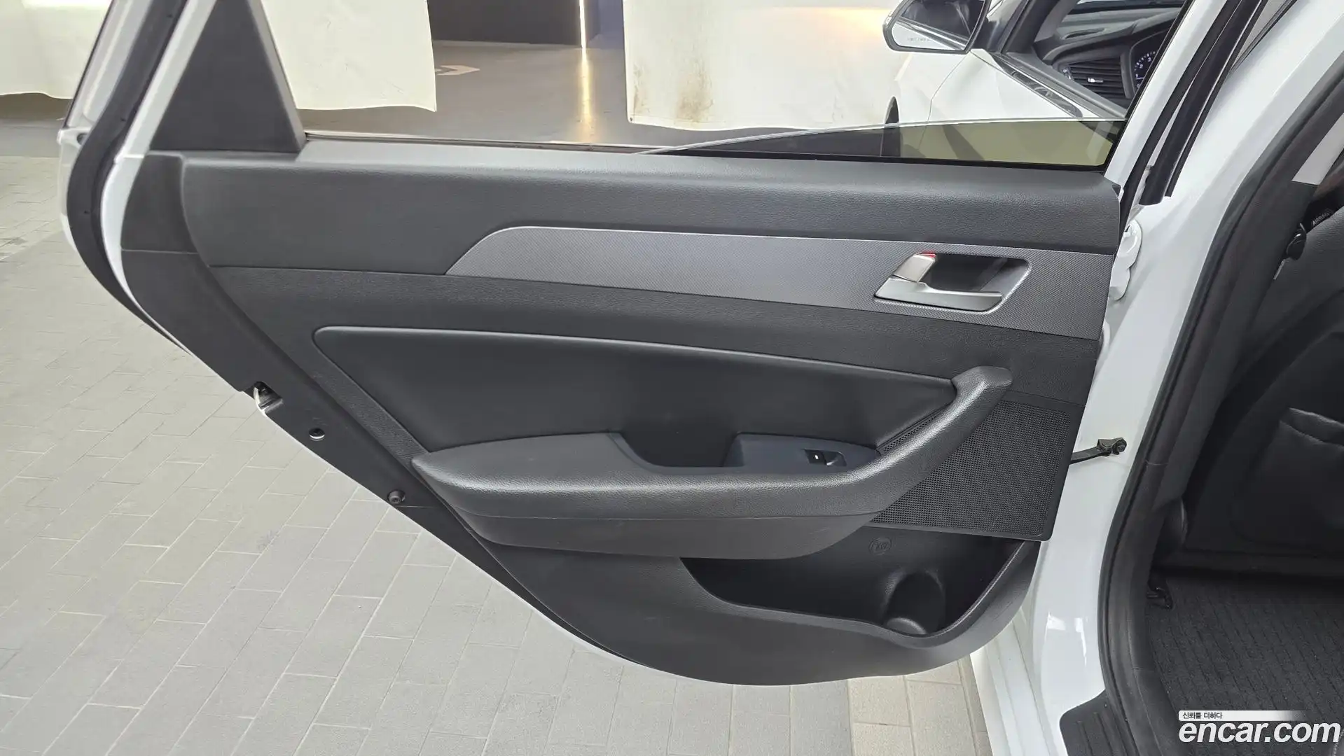 Sonata Hyundai 2018.2-INNER-035