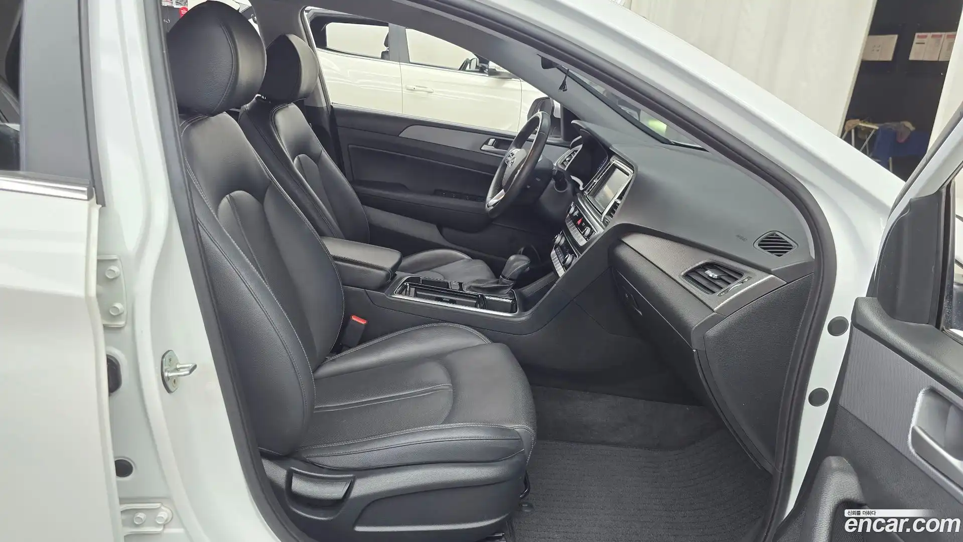 Sonata Hyundai 2018.2-INNER-036