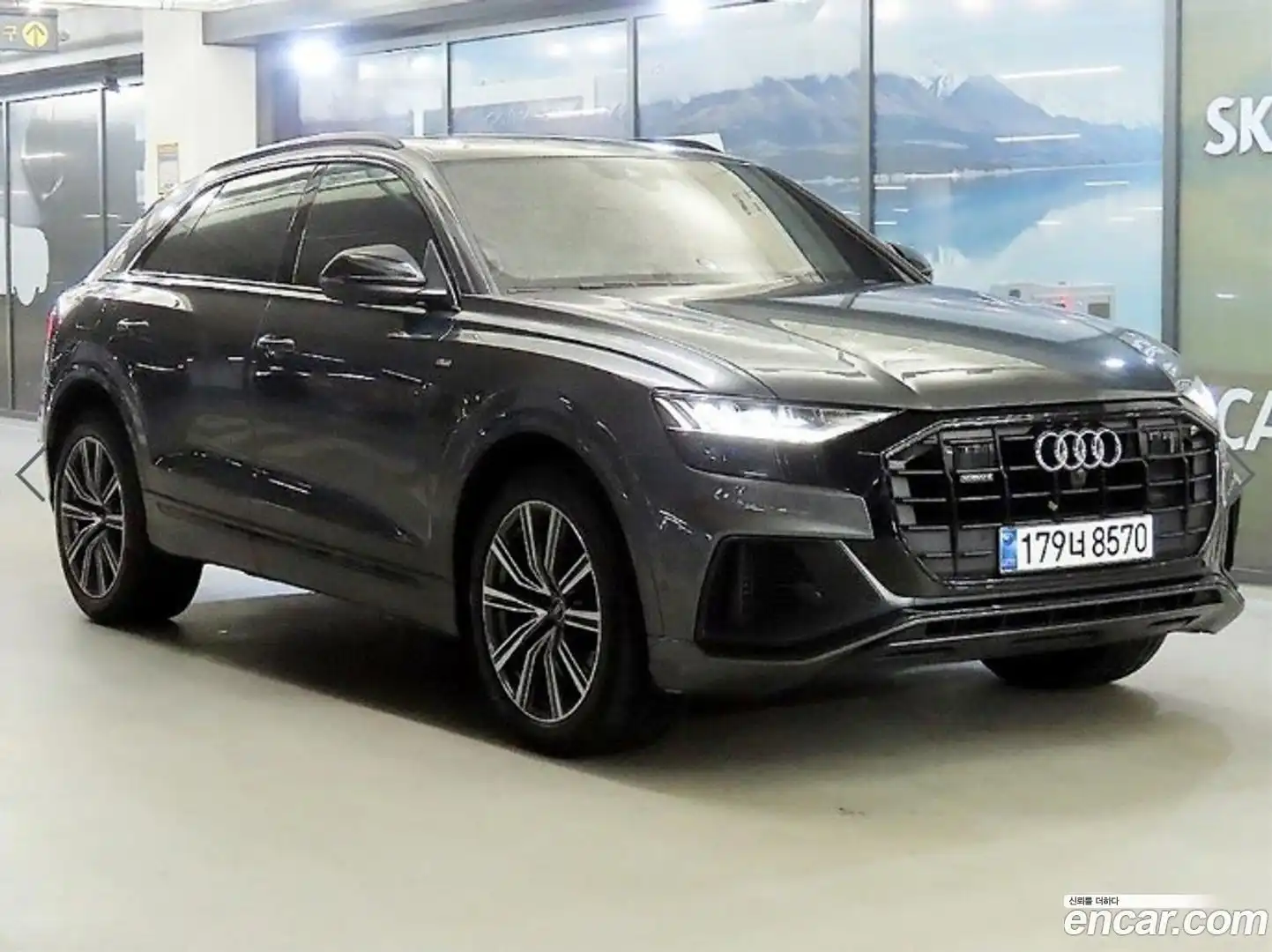 Q8 Audi 2021.3-OUTER-001