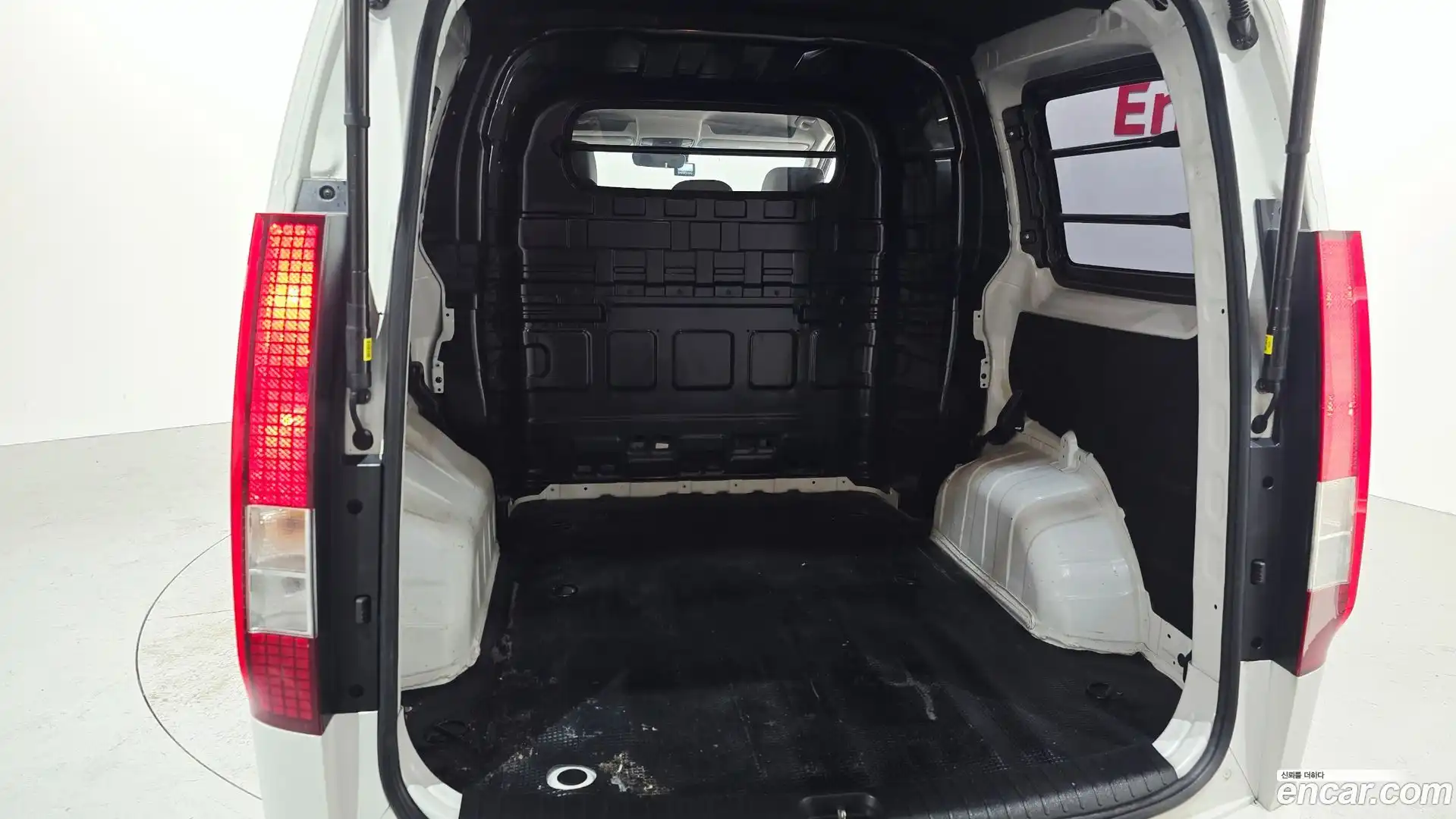 Staria Hyundai 2023.3-OPTION-024
