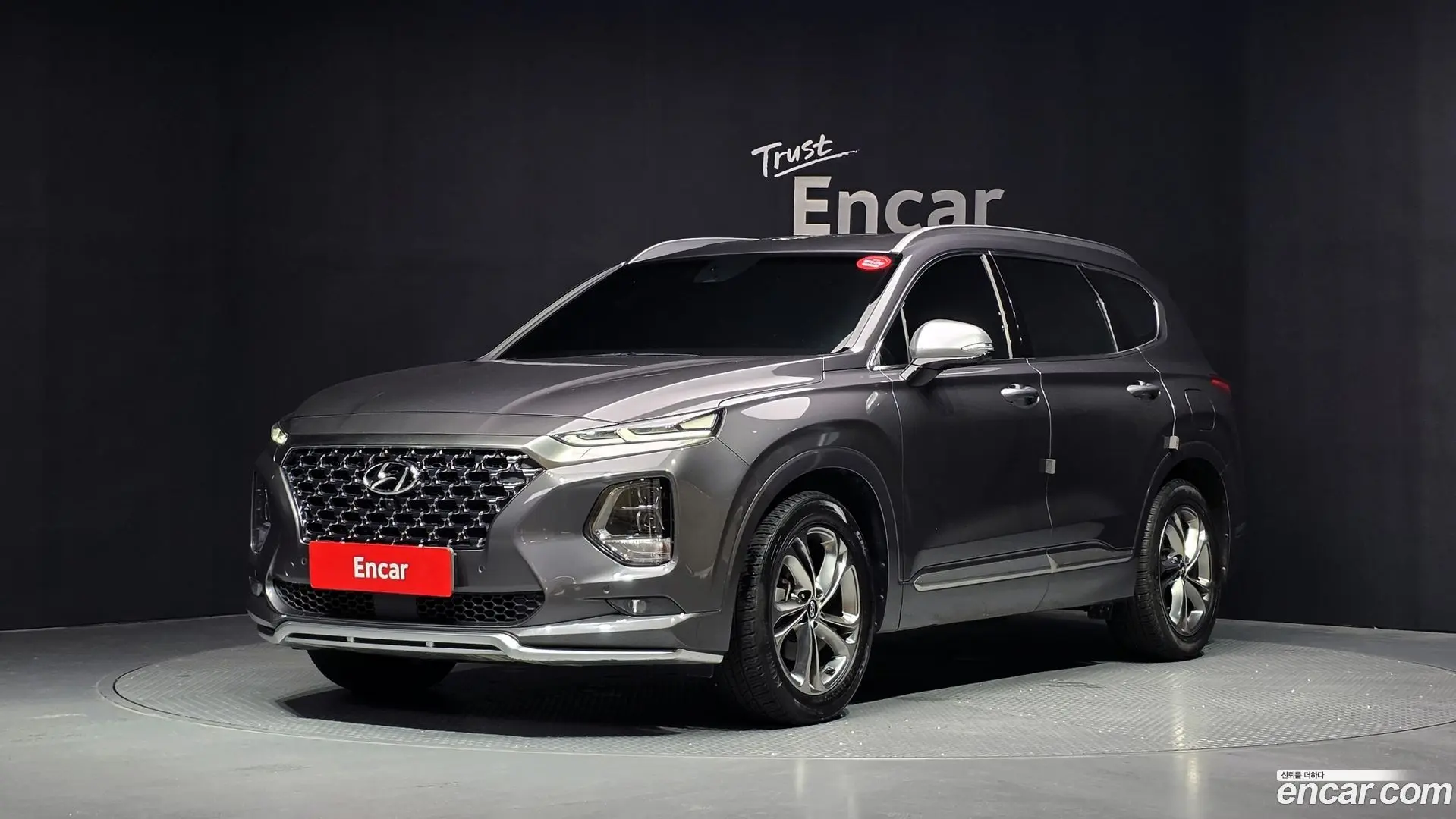 Main__Slider__Photo:Santafe Hyundai 2019.2-0