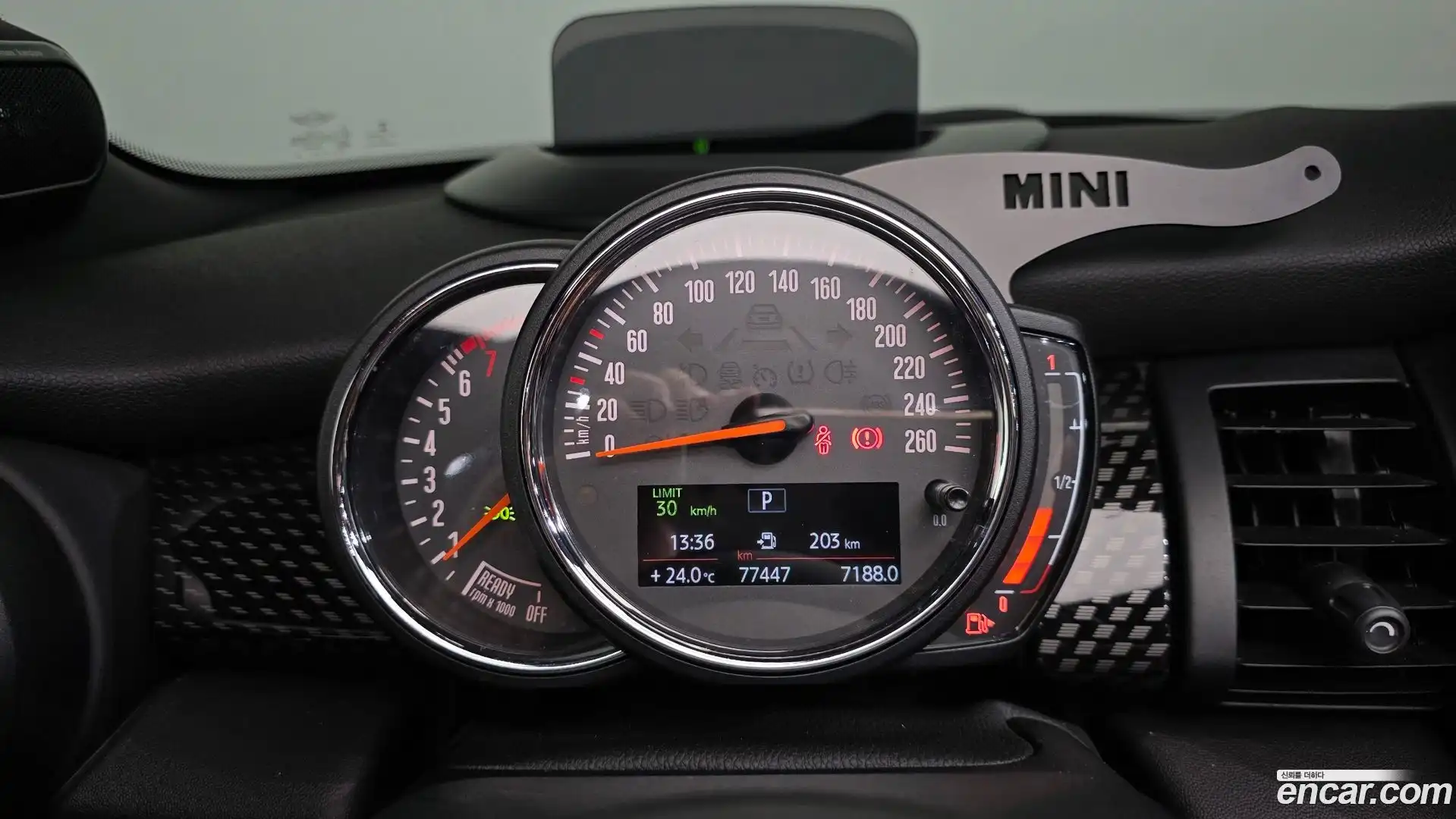 Cooper Convertible Mini 2018.2-INNER-008