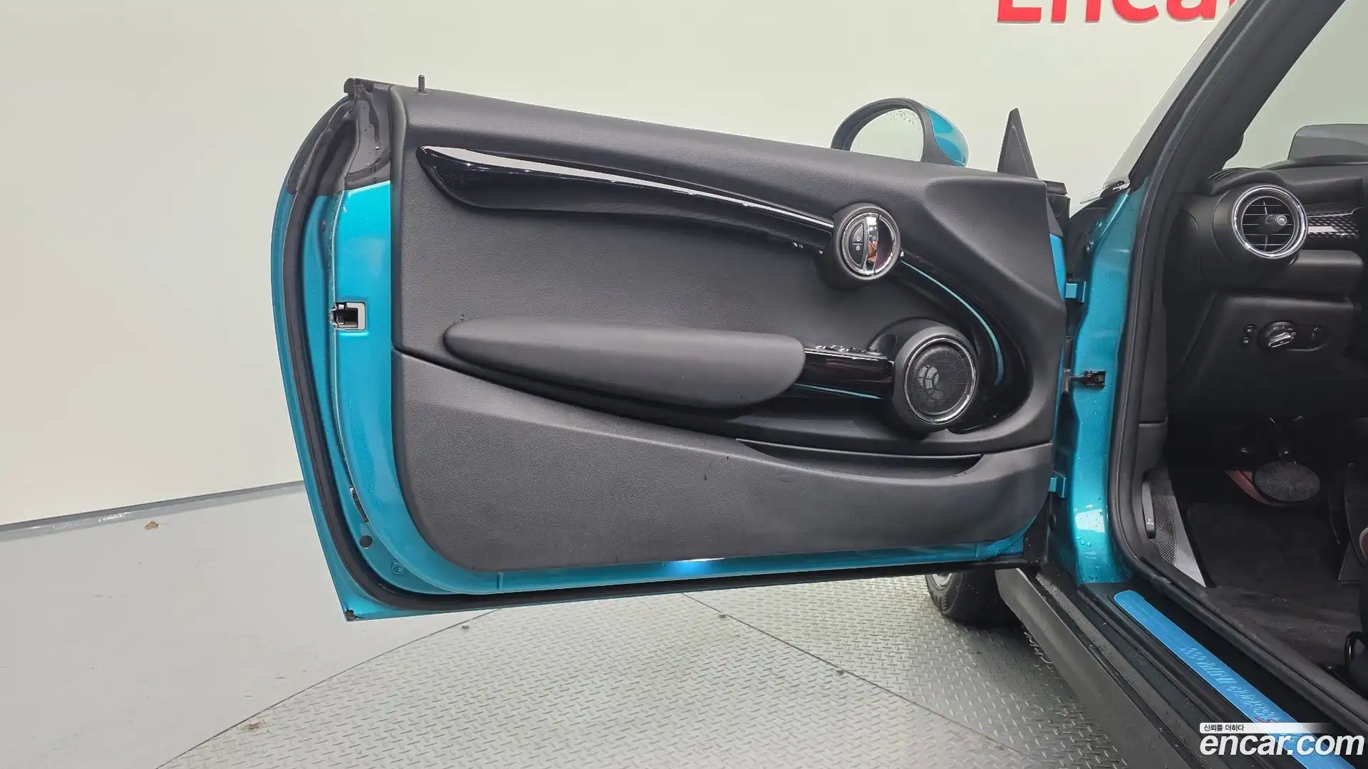 Cooper Convertible Mini 2018.2-INNER-034