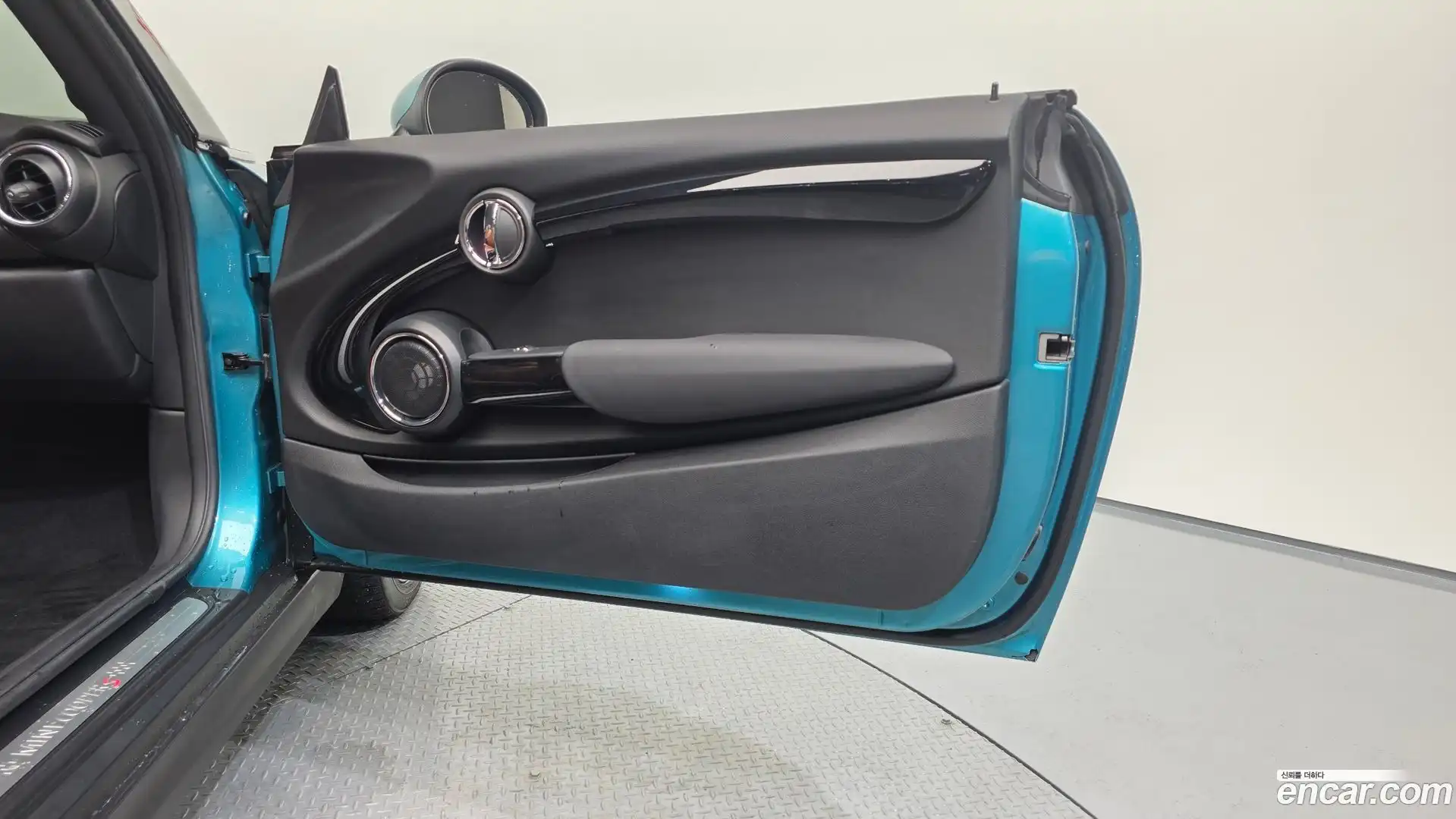 Cooper Convertible Mini 2018.2-INNER-035