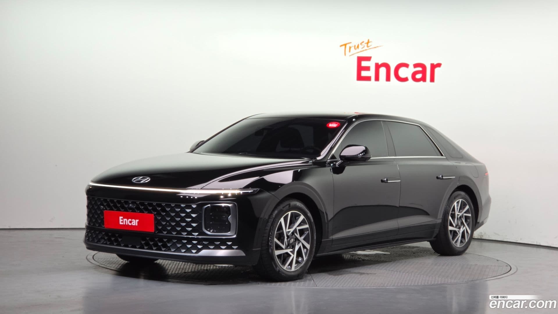 Main__Slider__Photo:Grandeur Hyundai 2023.0-0
