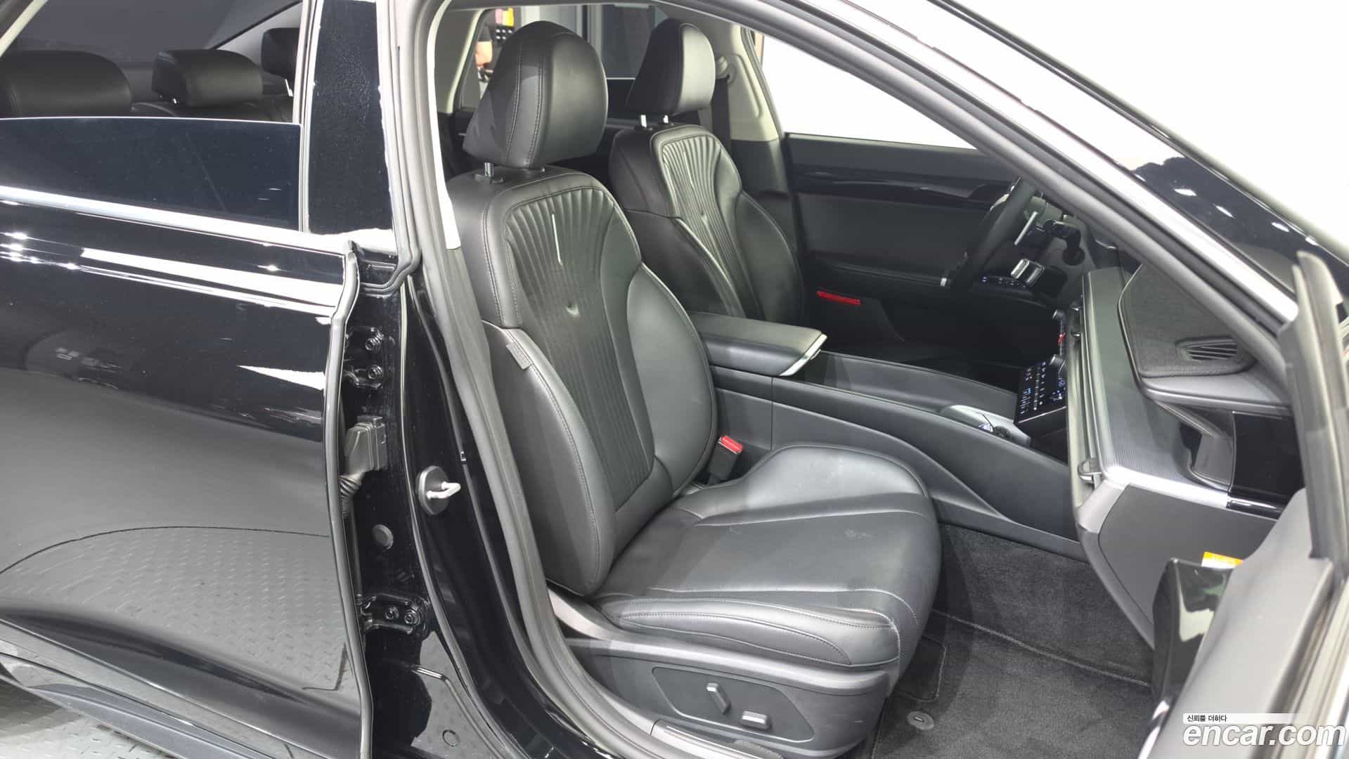 Grandeur Hyundai 2023.0-OPTION-015