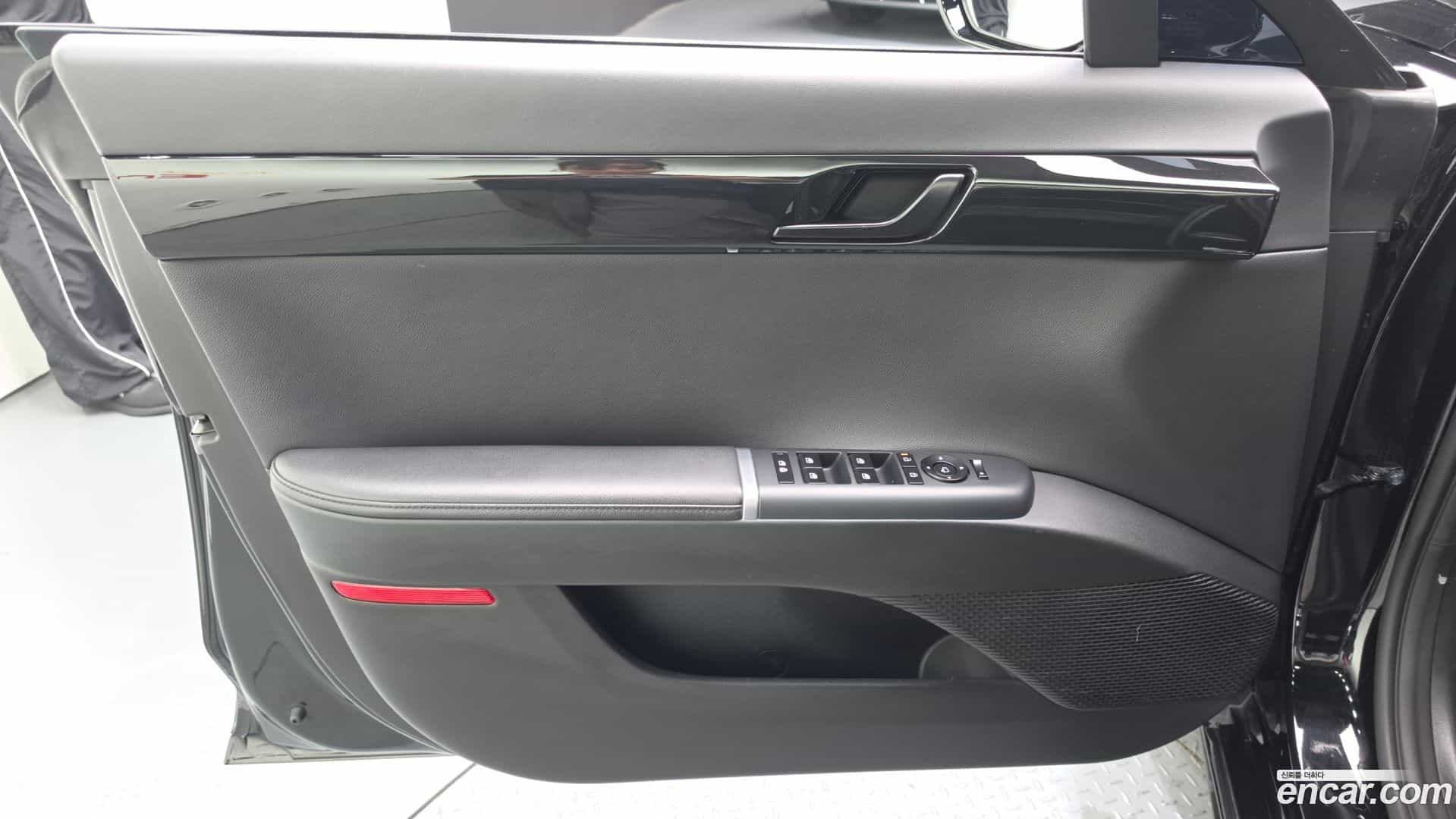 Grandeur Hyundai 2023.0-INNER-034