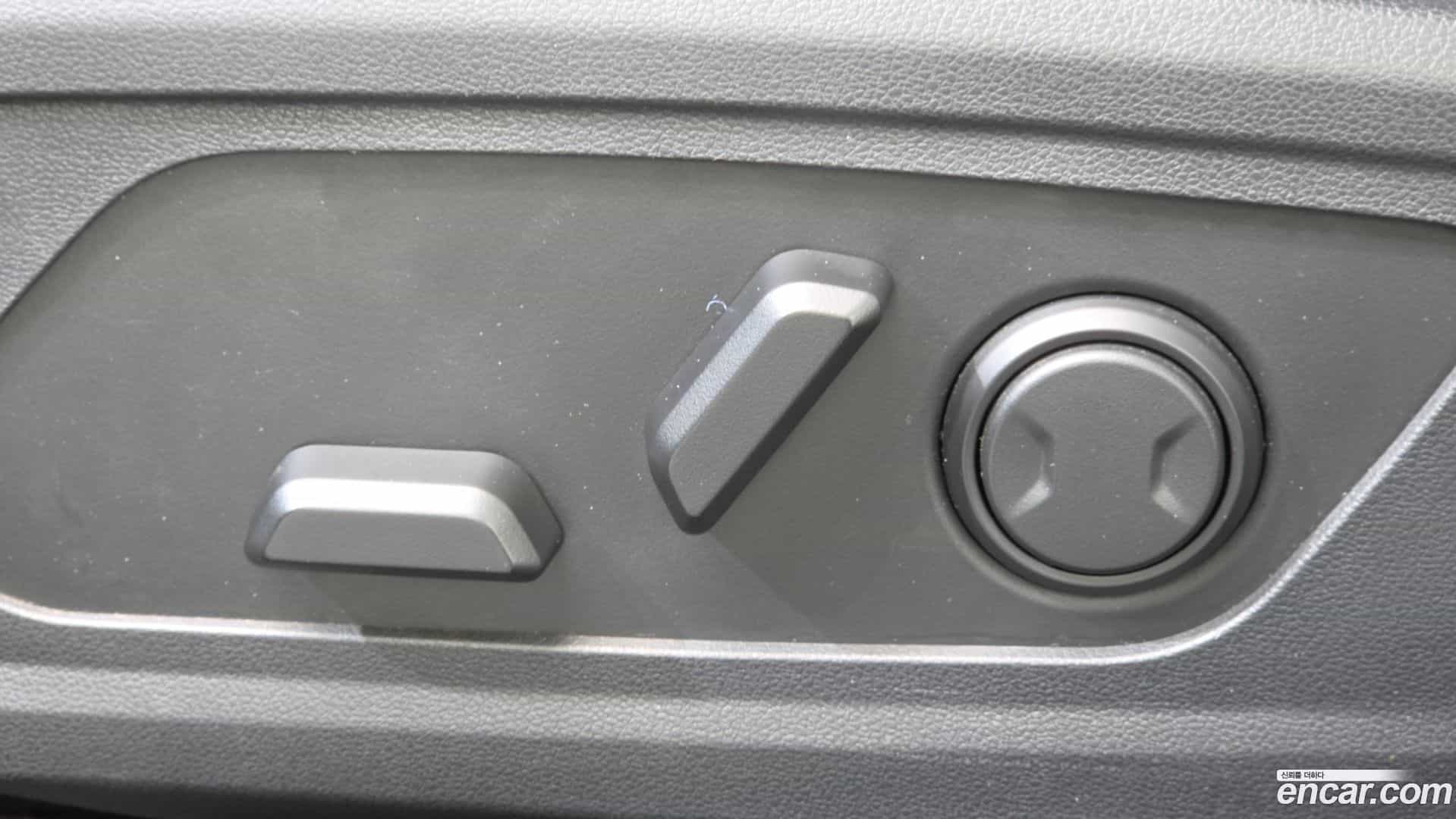 Grandeur Hyundai 2023.0-OPTION-044