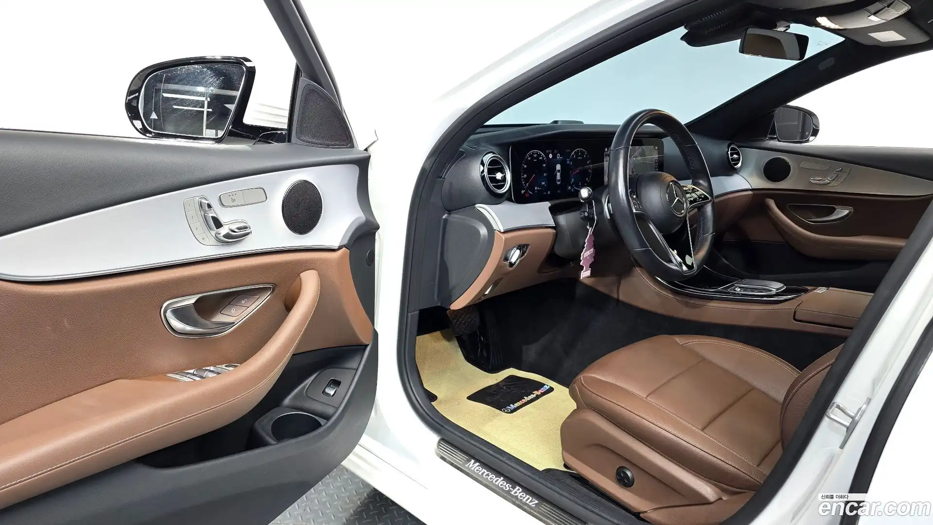 E-Class Mercedes-Benz 2020.11-INNER-010