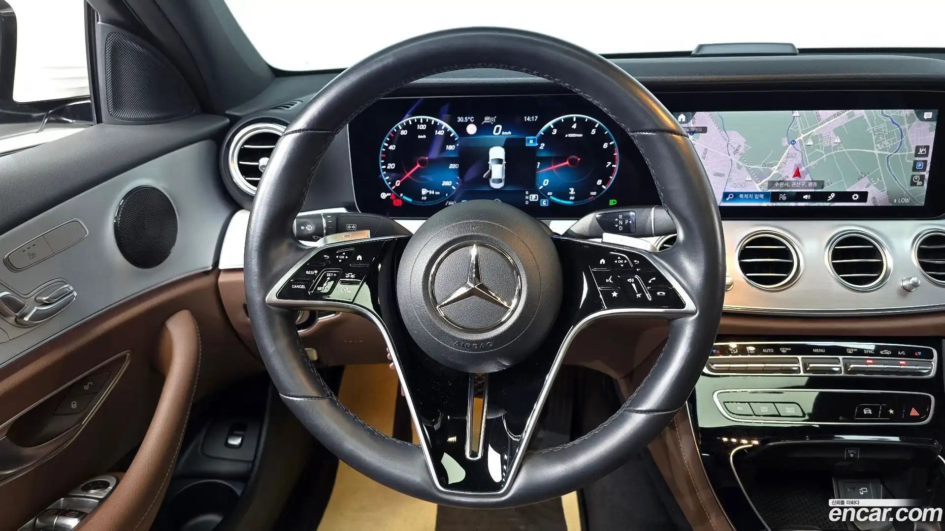 E-Class Mercedes-Benz 2020.11-OPTION-018
