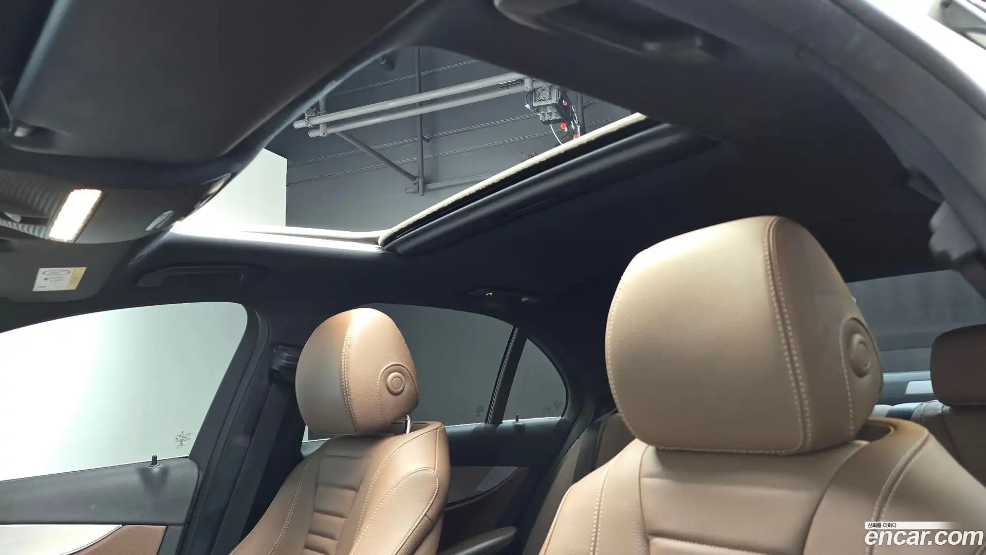 E-Class Mercedes-Benz 2020.11-OPTION-022