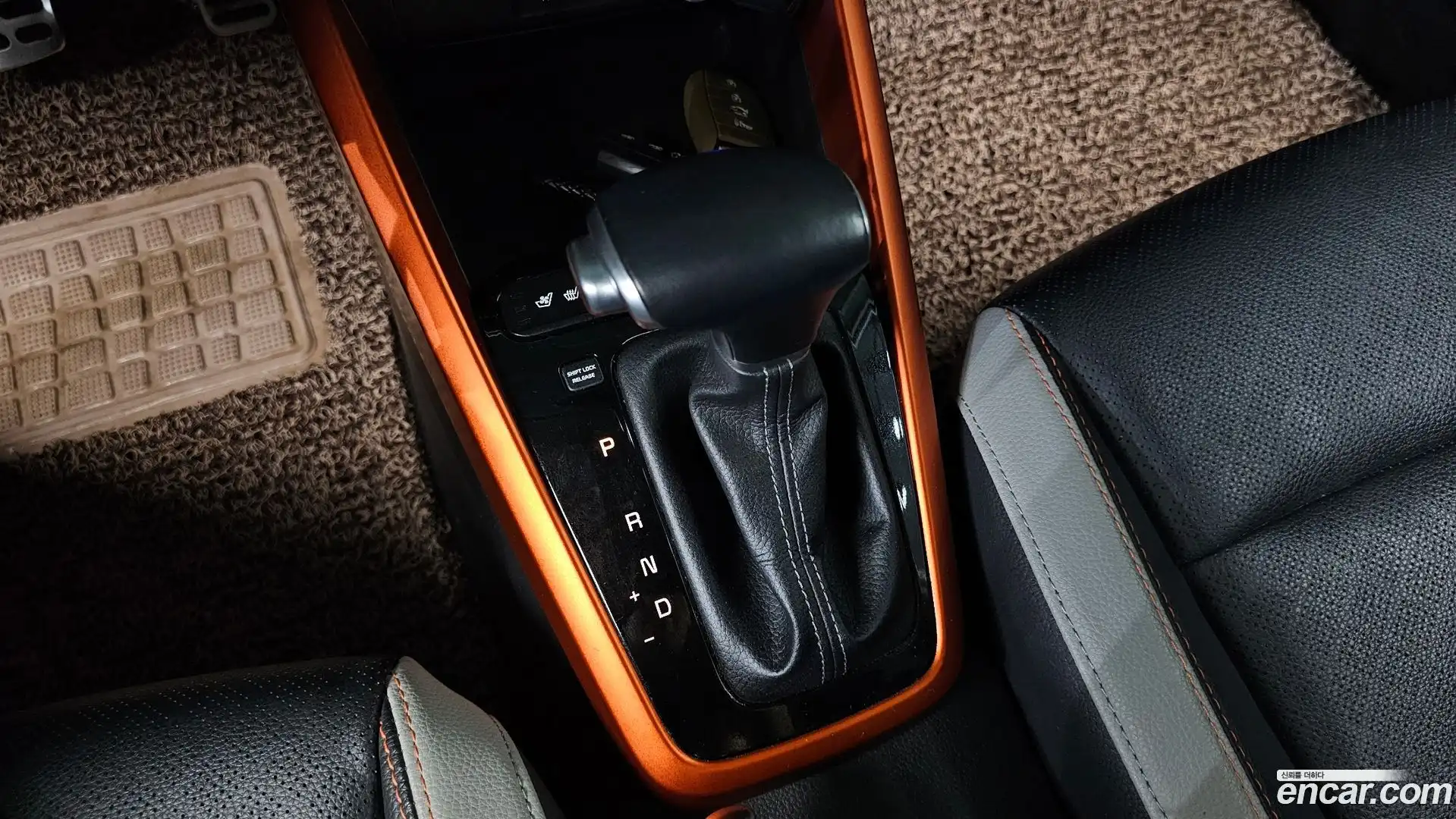 Stonic Kia 2018.11-INNER-009