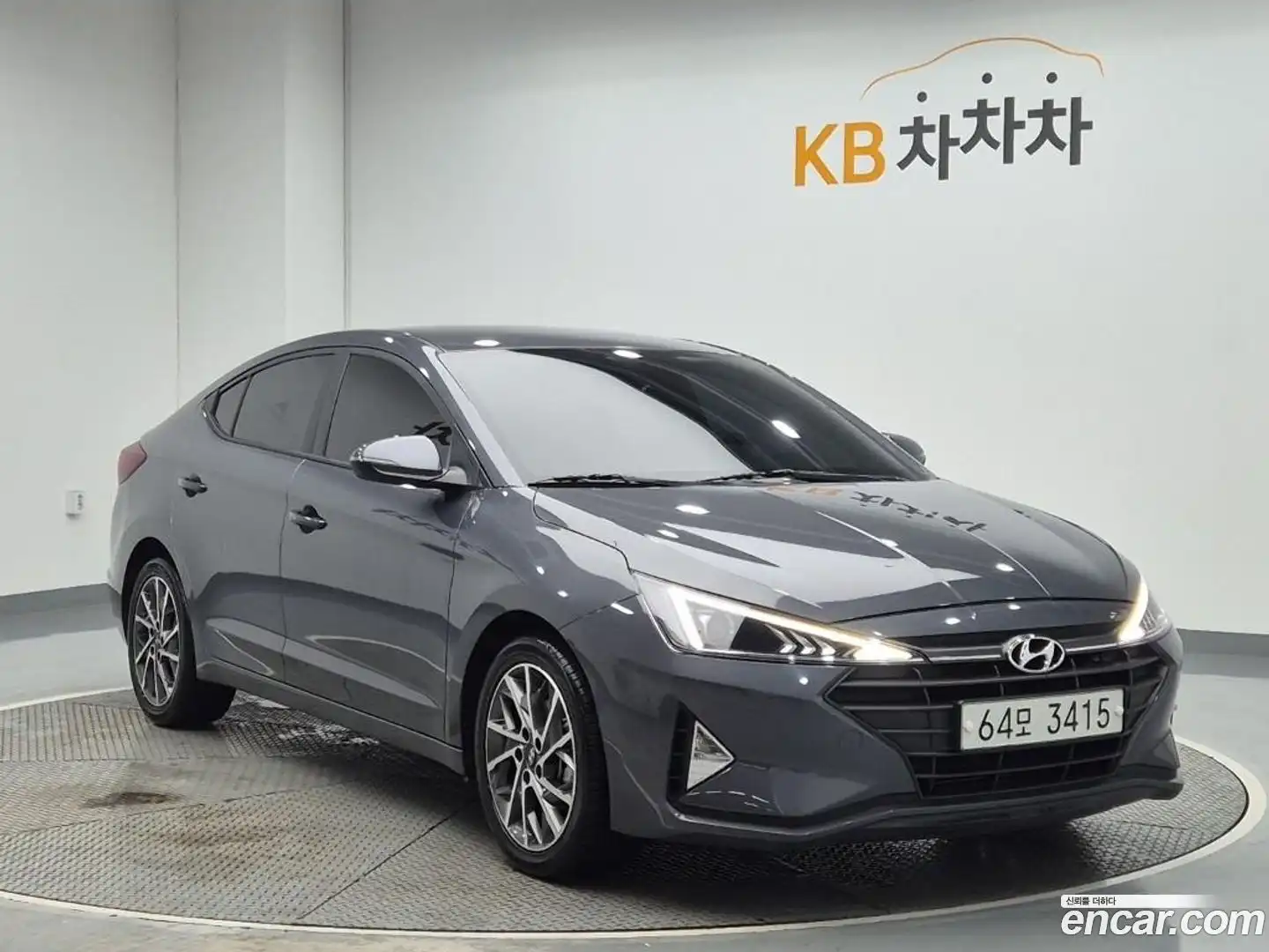 AVANTE Hyundai 2019.6-OUTER-003