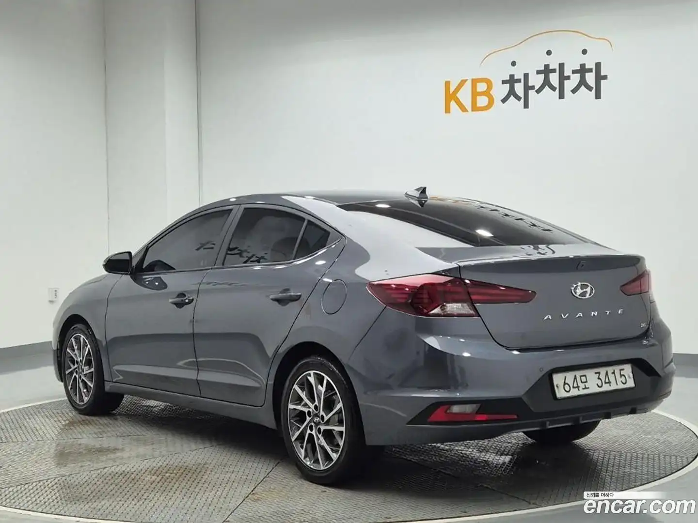 AVANTE Hyundai 2019.6-OUTER-004