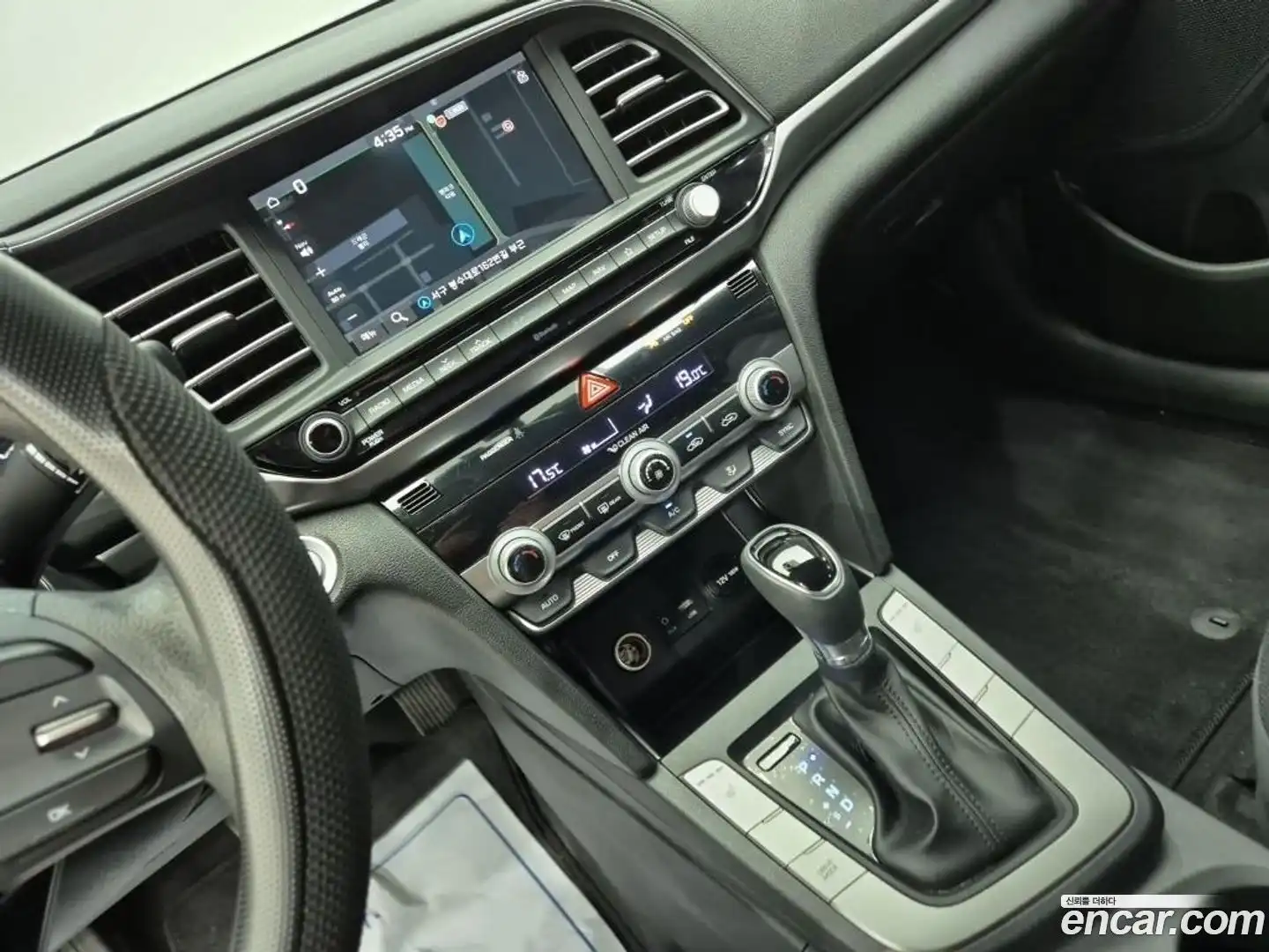 AVANTE Hyundai 2019.6-INNER-010