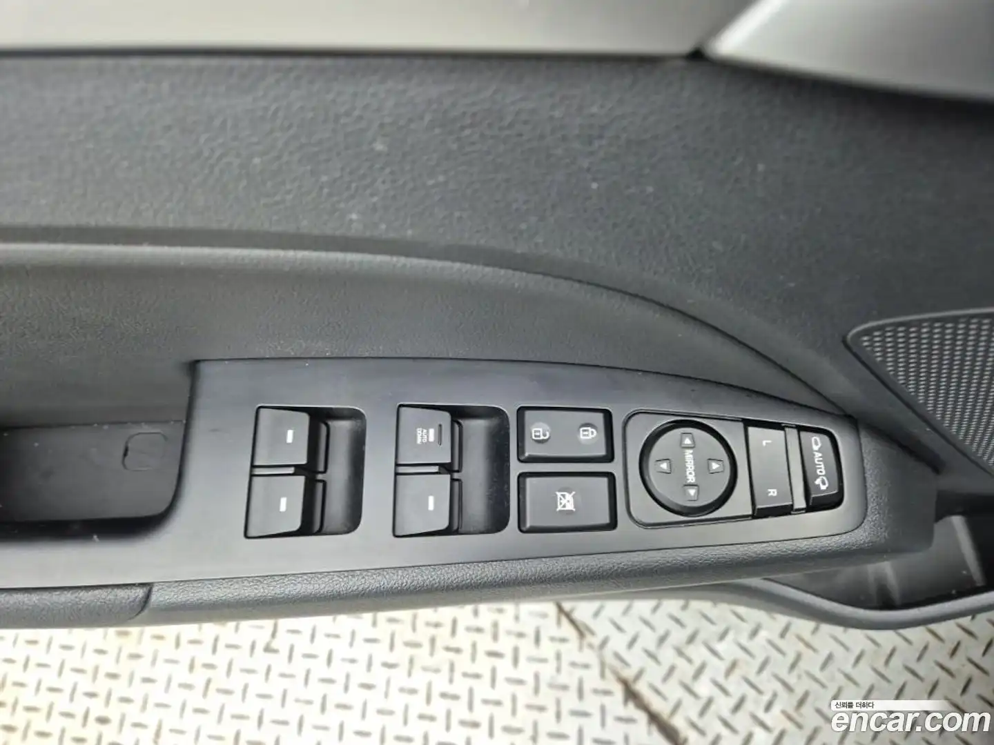 AVANTE Hyundai 2019.6-OPTION-015