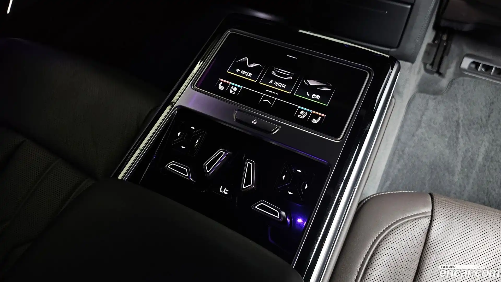 A8 Audi 2020.6-OPTION-044