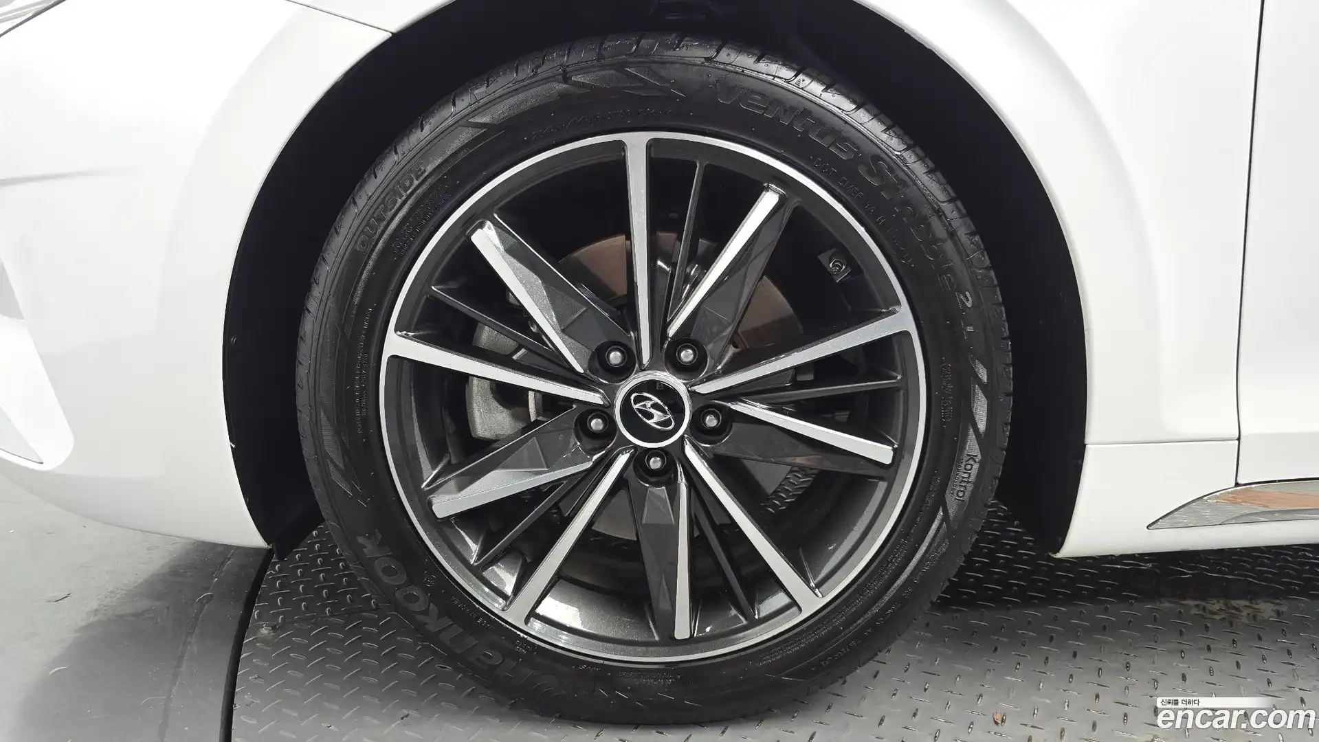 Grandeur Hyundai 2021.10-OUTER-005