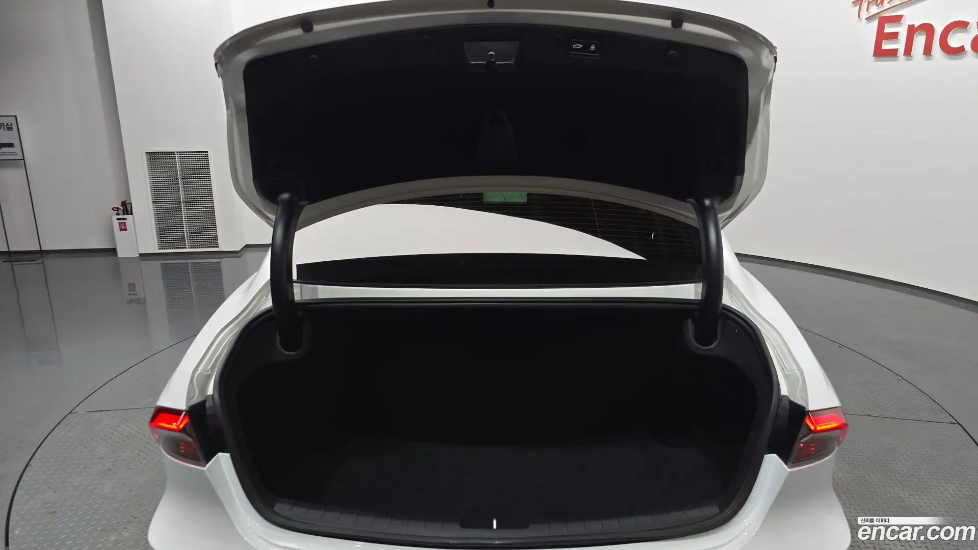 Grandeur Hyundai 2021.10-OPTION-048